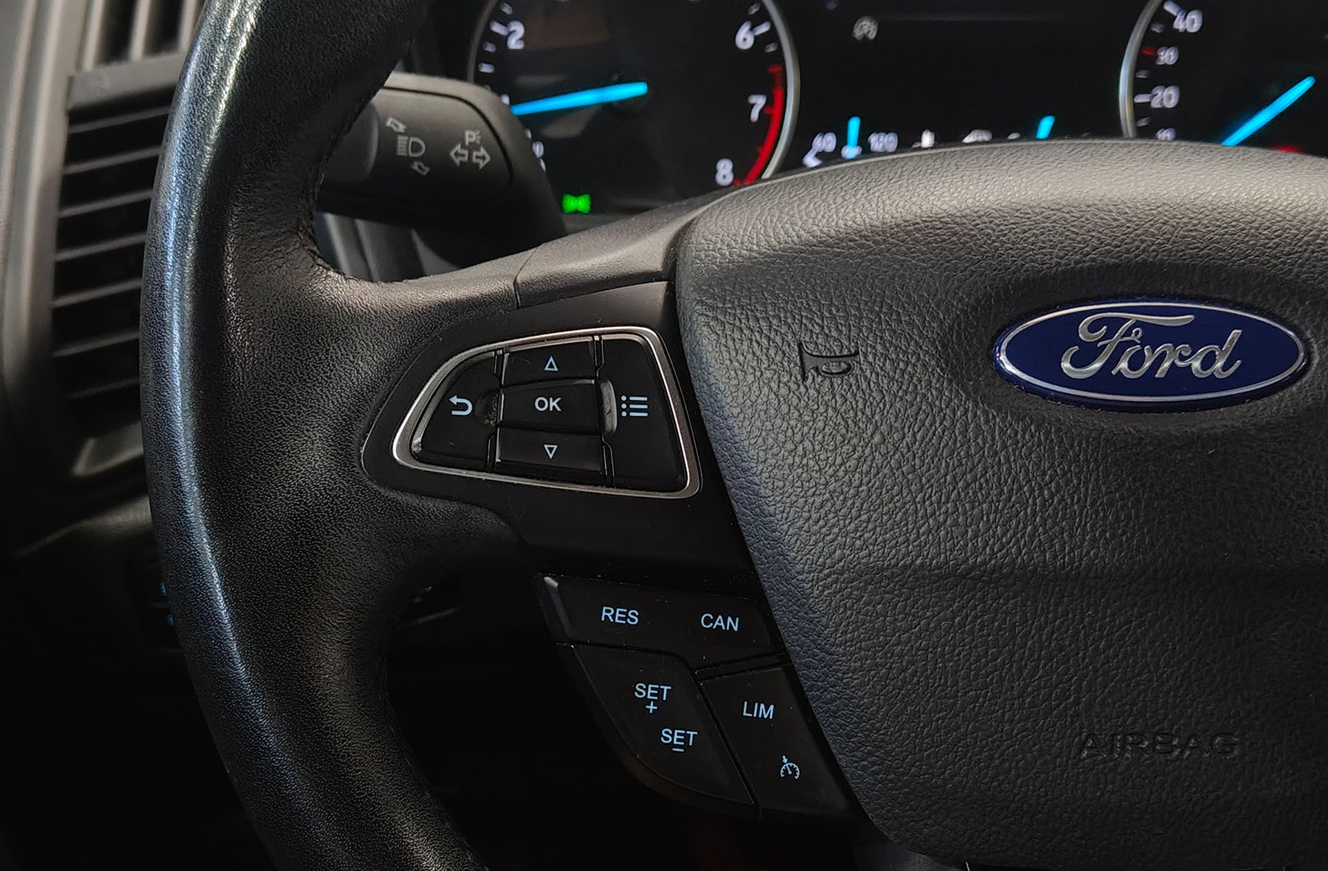 Ford EcoSport 1.0T EcoBoost Titanium - foto 27