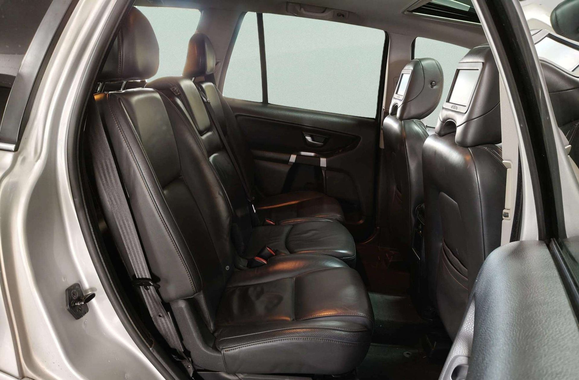 Volvo XC90 D5 Executive - foto 24