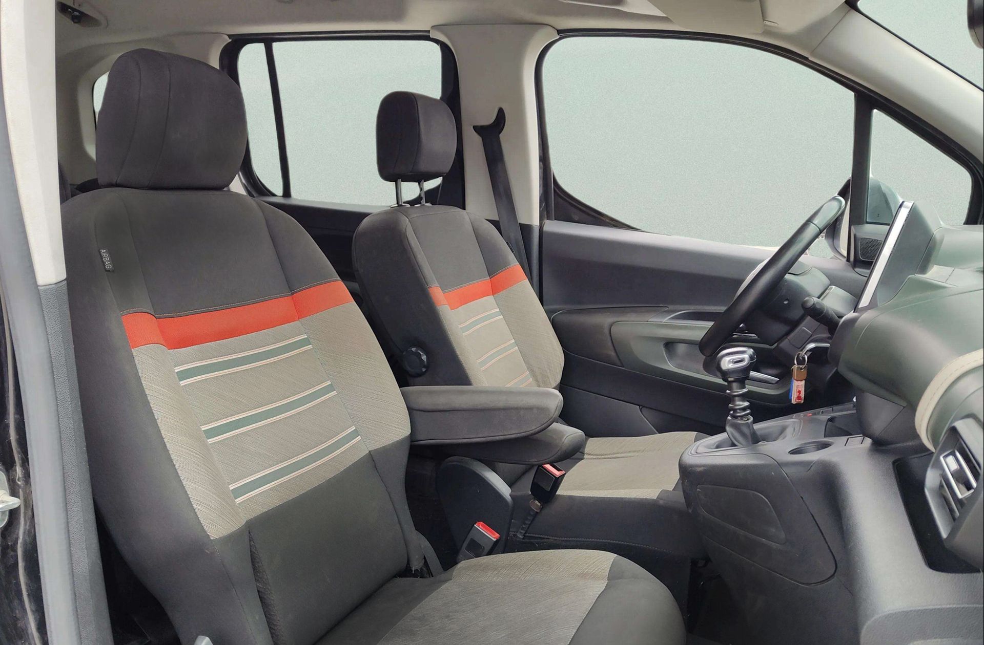 Citroën Berlingo BlueHDi 100 Talla M Shine - foto 17