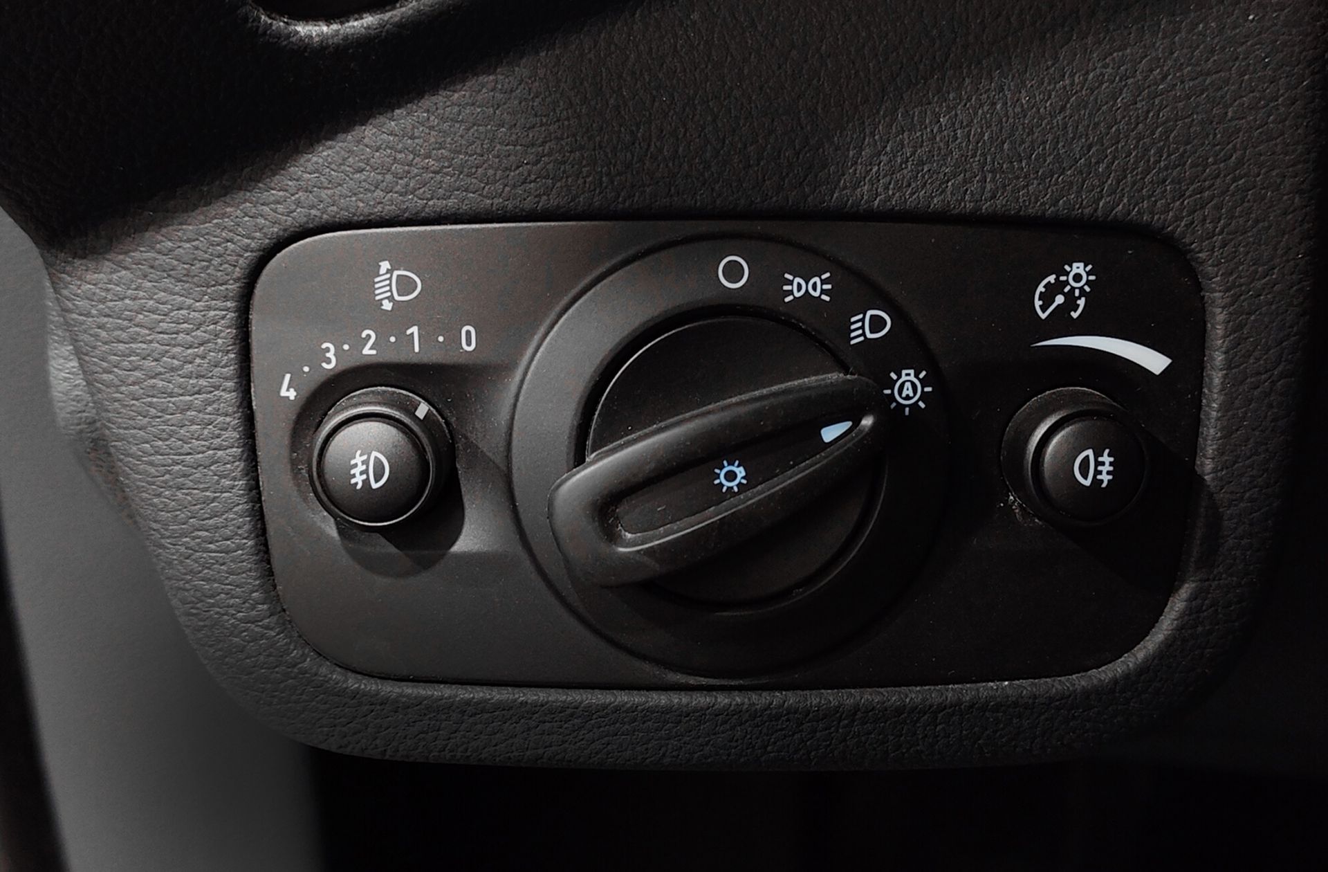 Ford C-Max 1.0 EcoBoost Trend - foto 22