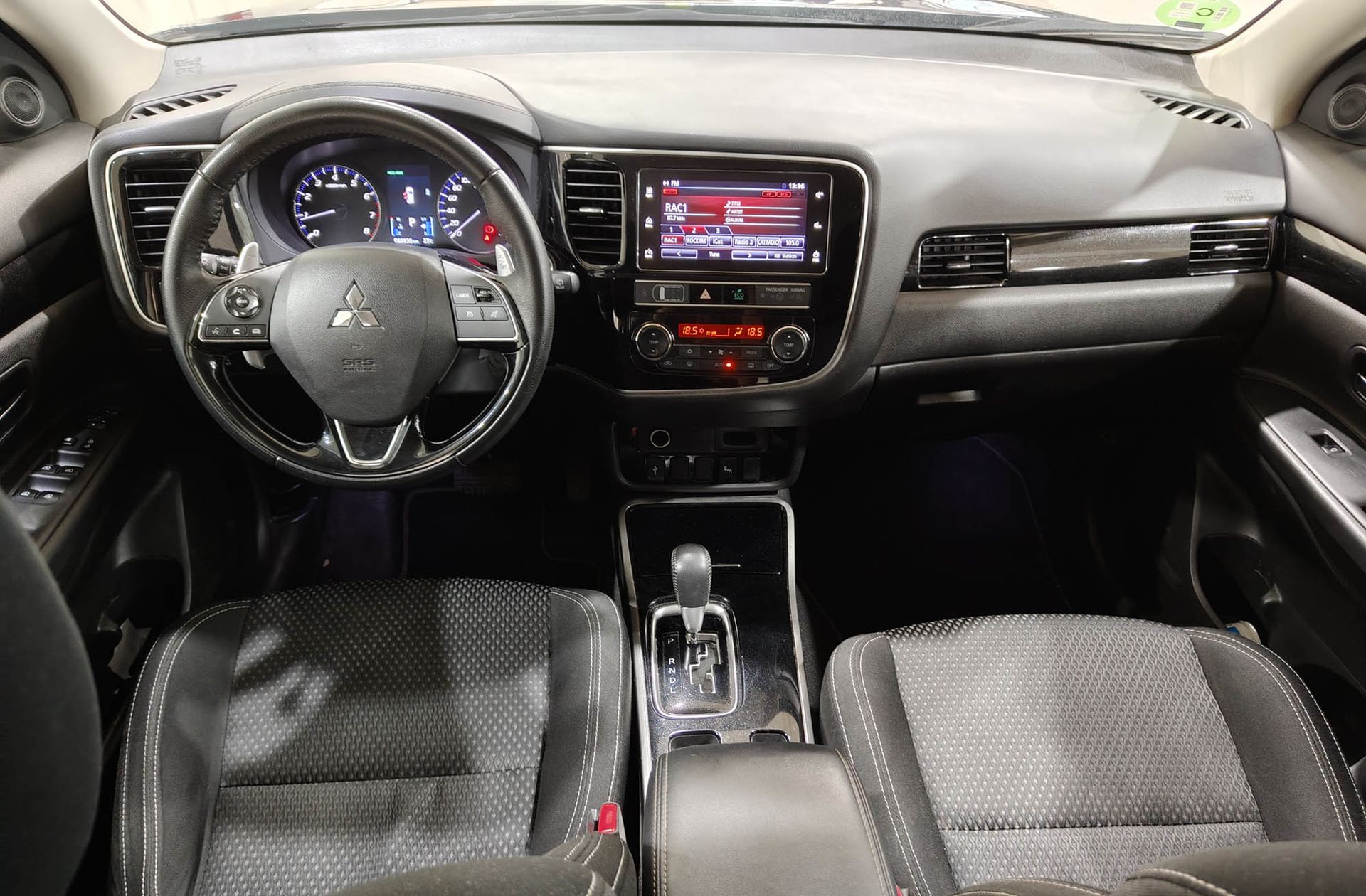 Mitsubishi Outlander 200 MPI Motion 2WD CVT 7 plazas - foto 7
