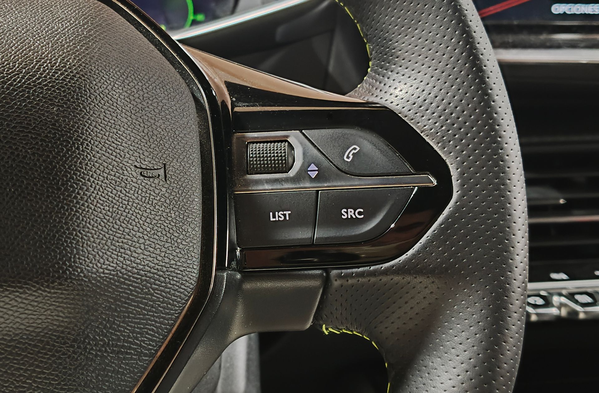 Peugeot 208 PureTech 100 GT - foto 27