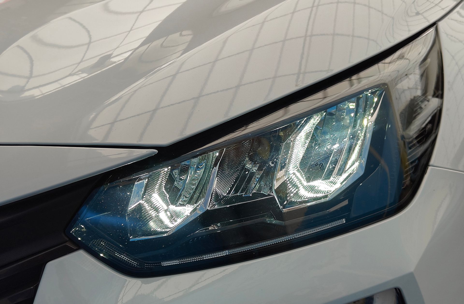 Peugeot 208 Style Hybrid 110 eDCS6 - foto 13