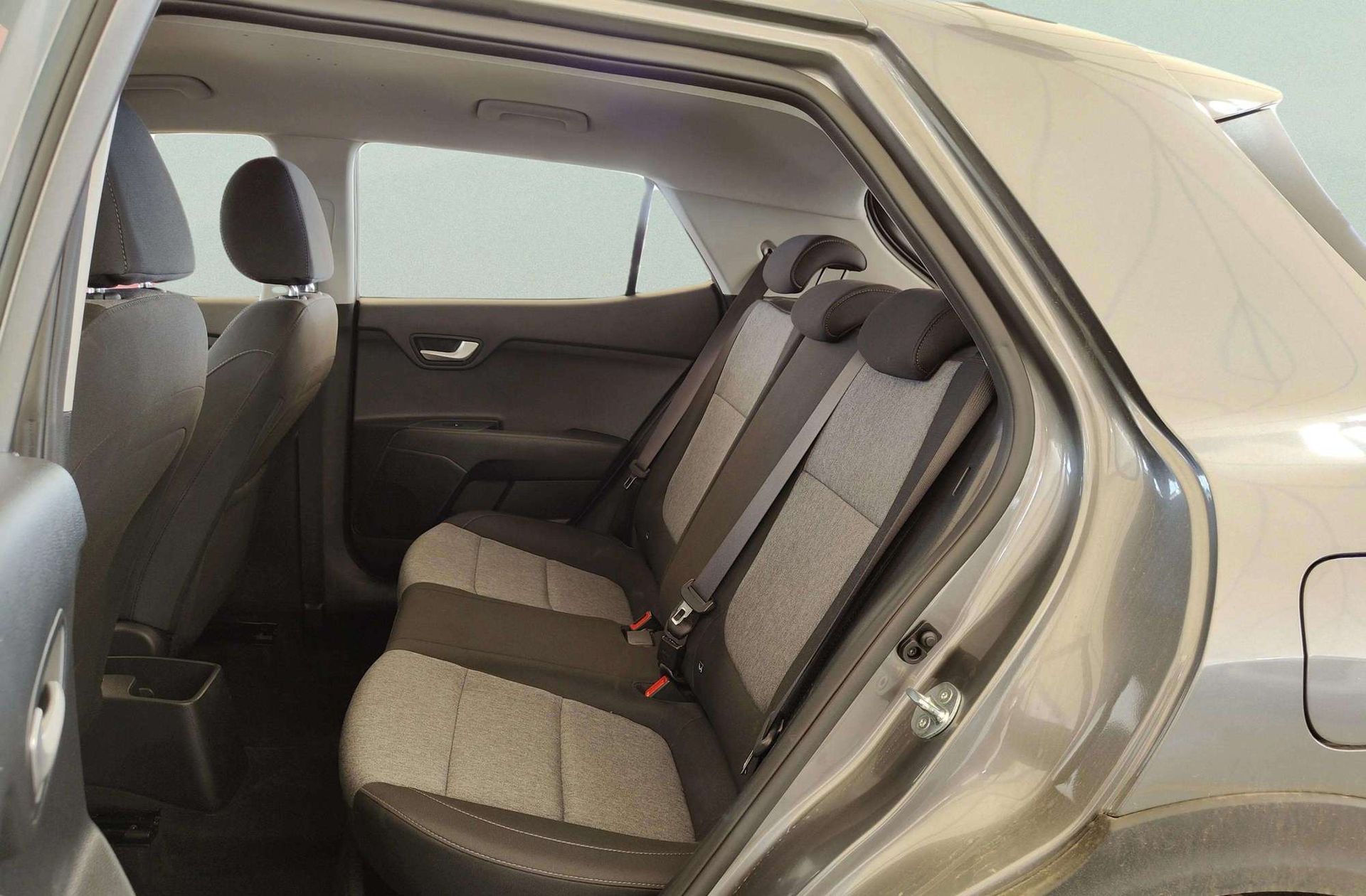 Kia Stonic 1.0 T-GDi MHEV Concept - foto 12