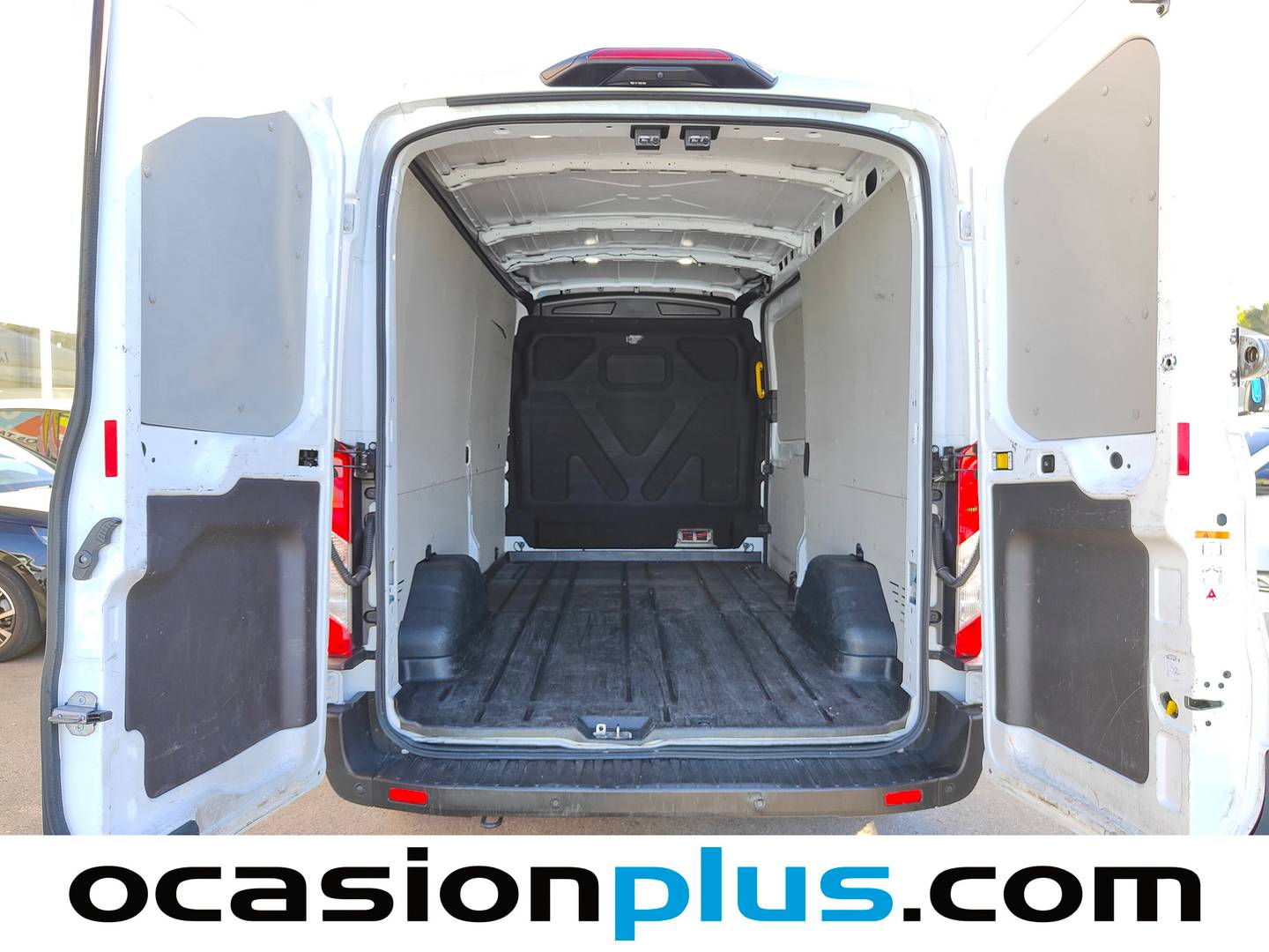 Foto asientos traseros Ford Transit Ford Transit Furgon 350 MHEV L3H2 Trend (130 CV)