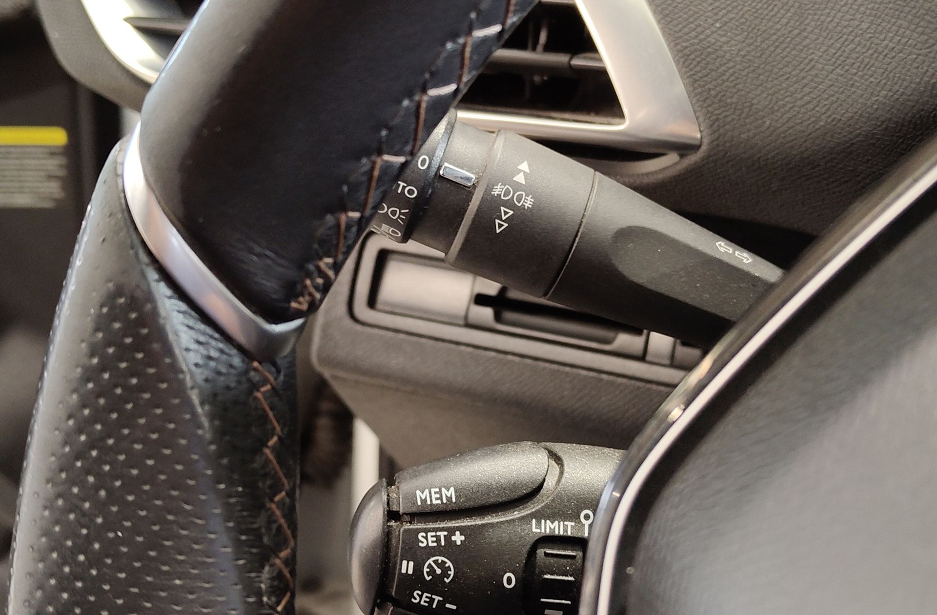 Peugeot 3008 PureTech 130 GT Line - foto 22