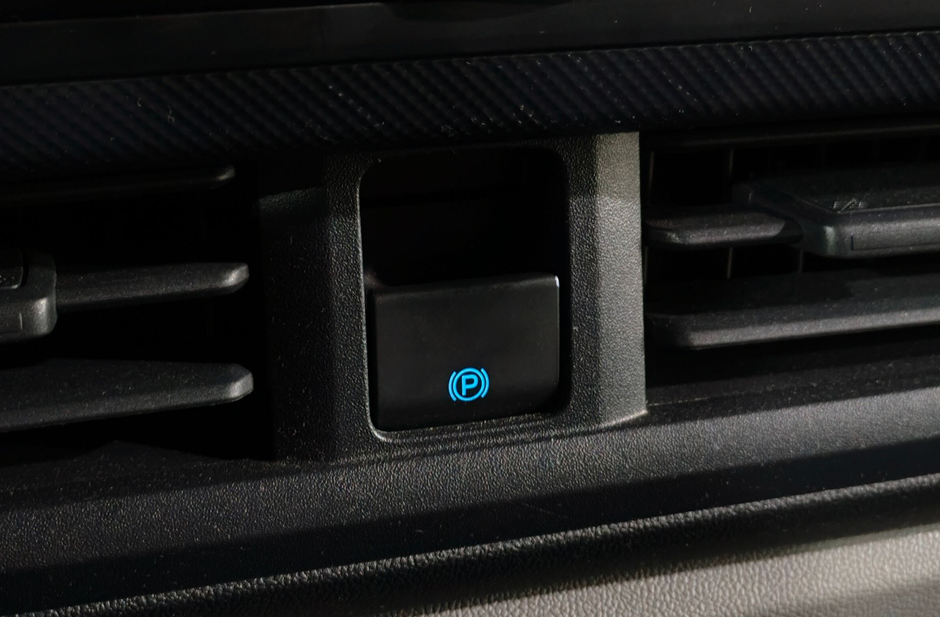 Ford Transit Custom 2.5 Duratec PHEV 320 L1 Trend - foto 32