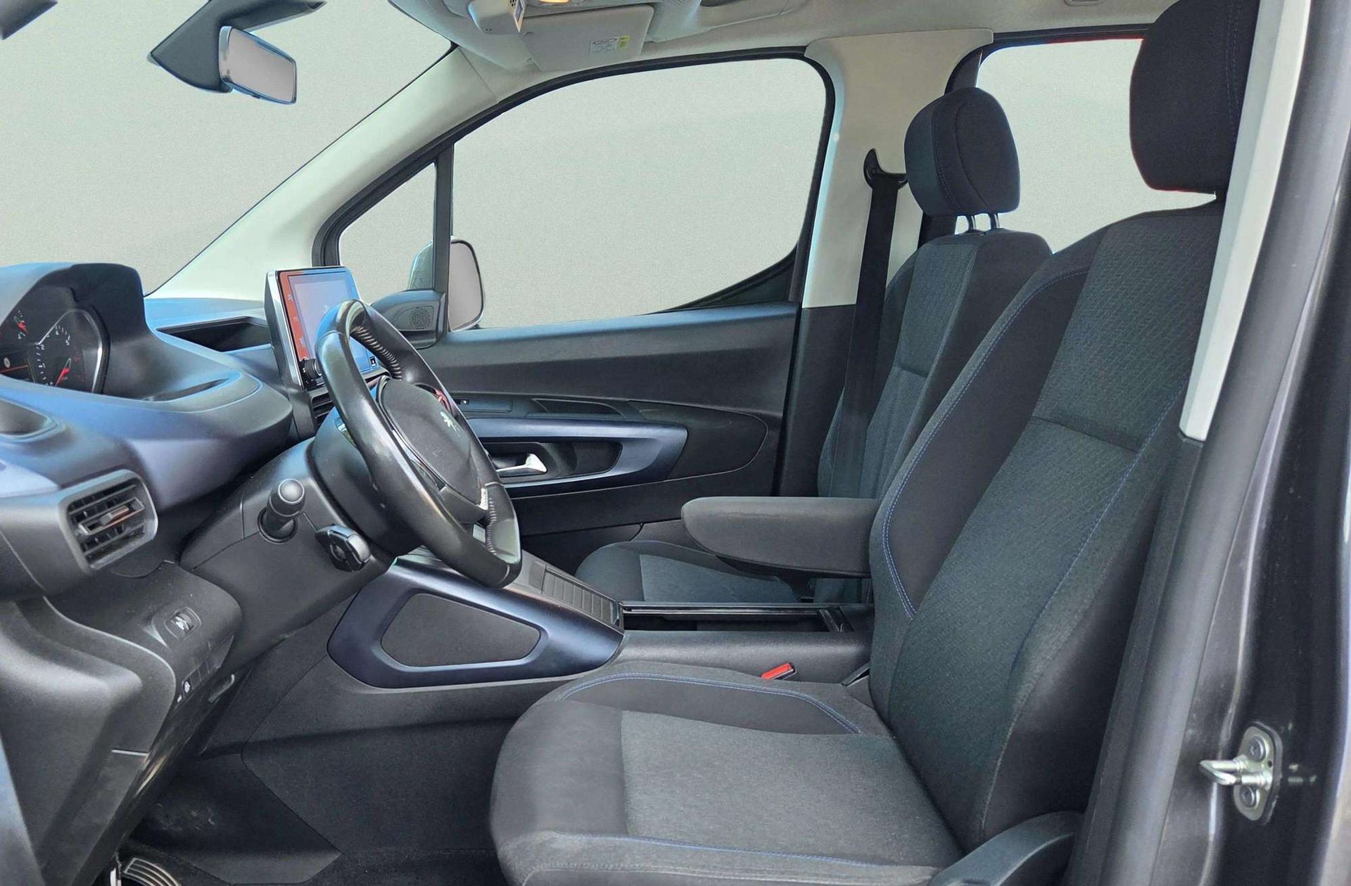 Peugeot Rifter BlueHDi 130 Allure Long 7 plazas - foto 11