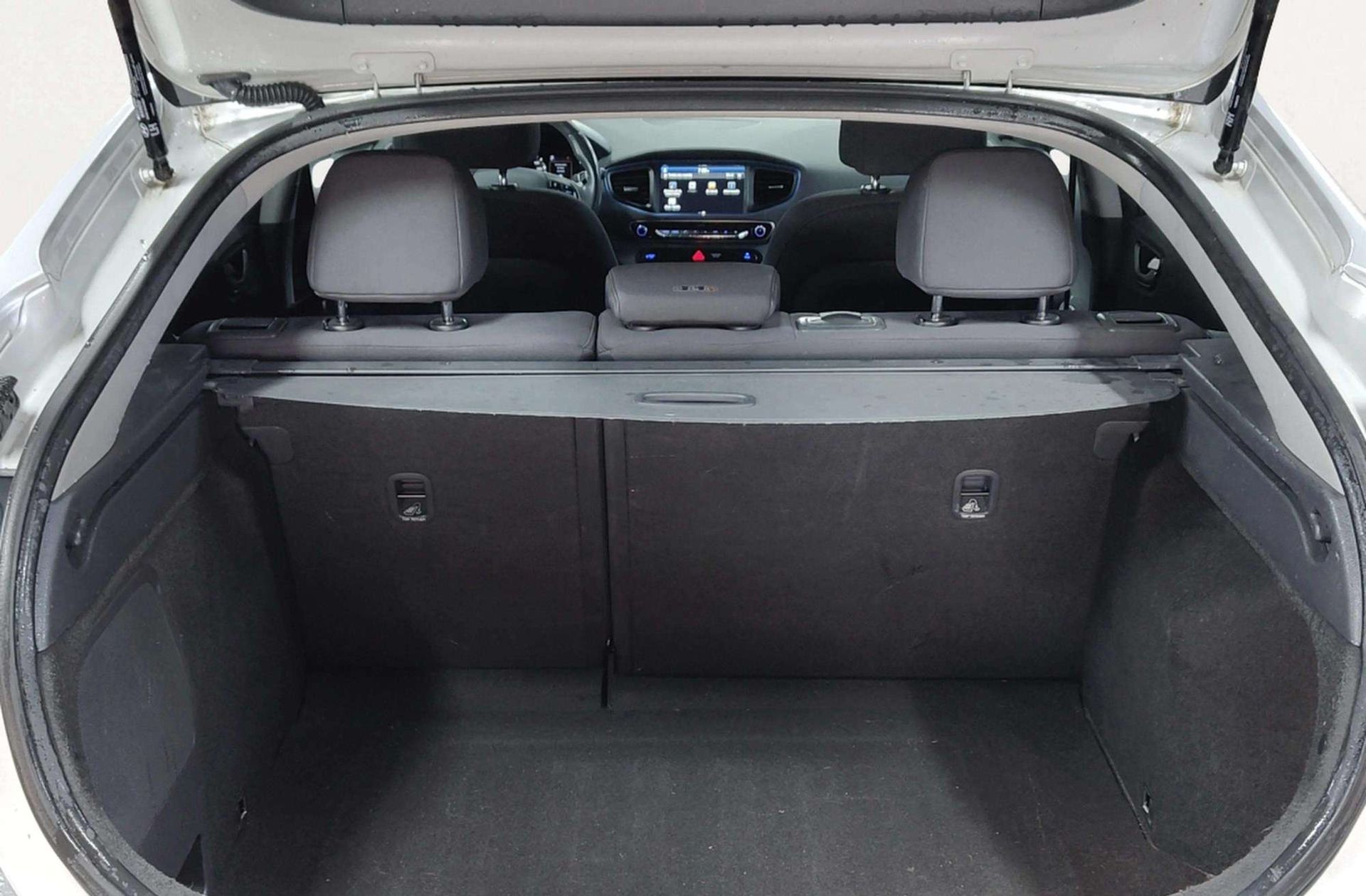 Hyundai Ioniq 1.6 GDI HEV Klass DT - foto 17