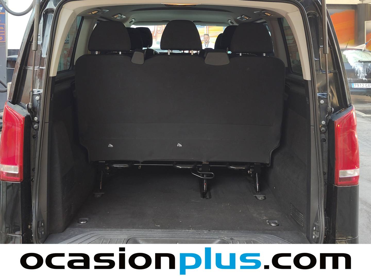 Fotos maletero Mercedes Vito Mercedes Vito 116 CDI Tourer Pro Larga (163 CV) 9 Plazas