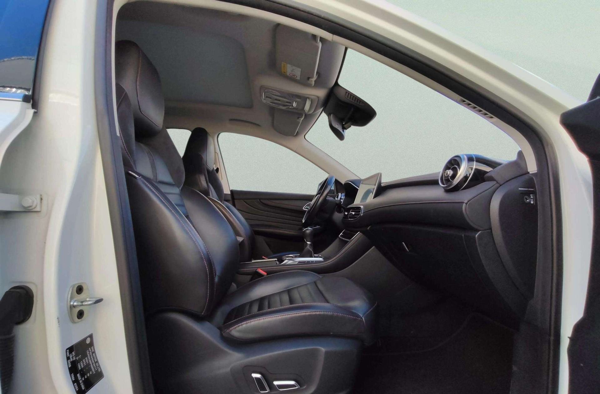 MG HS 1.5 Turbo GDI Luxury - foto 21
