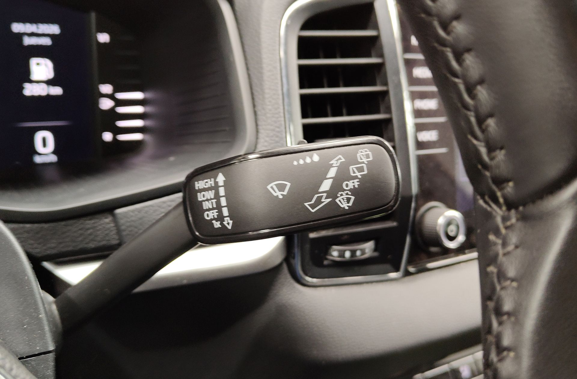 Škoda Karoq 2.0 TDI Ambition - foto 30