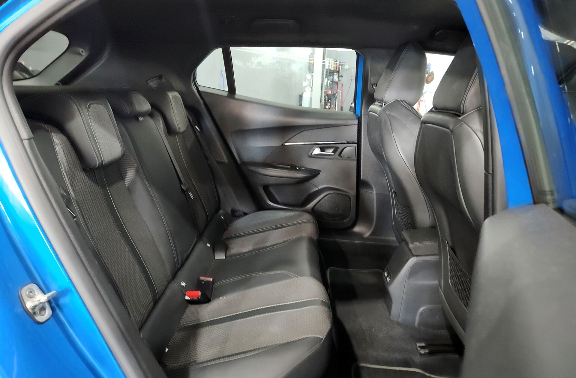 Peugeot 2008 PureTech 130 GT - foto 19