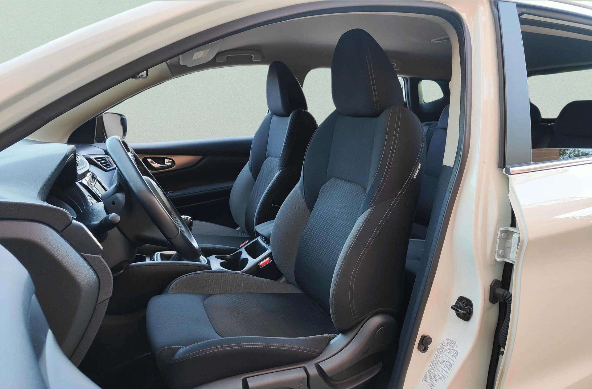 Nissan Qashqai DIG-T 115 N-Connecta 4x2 - foto 10