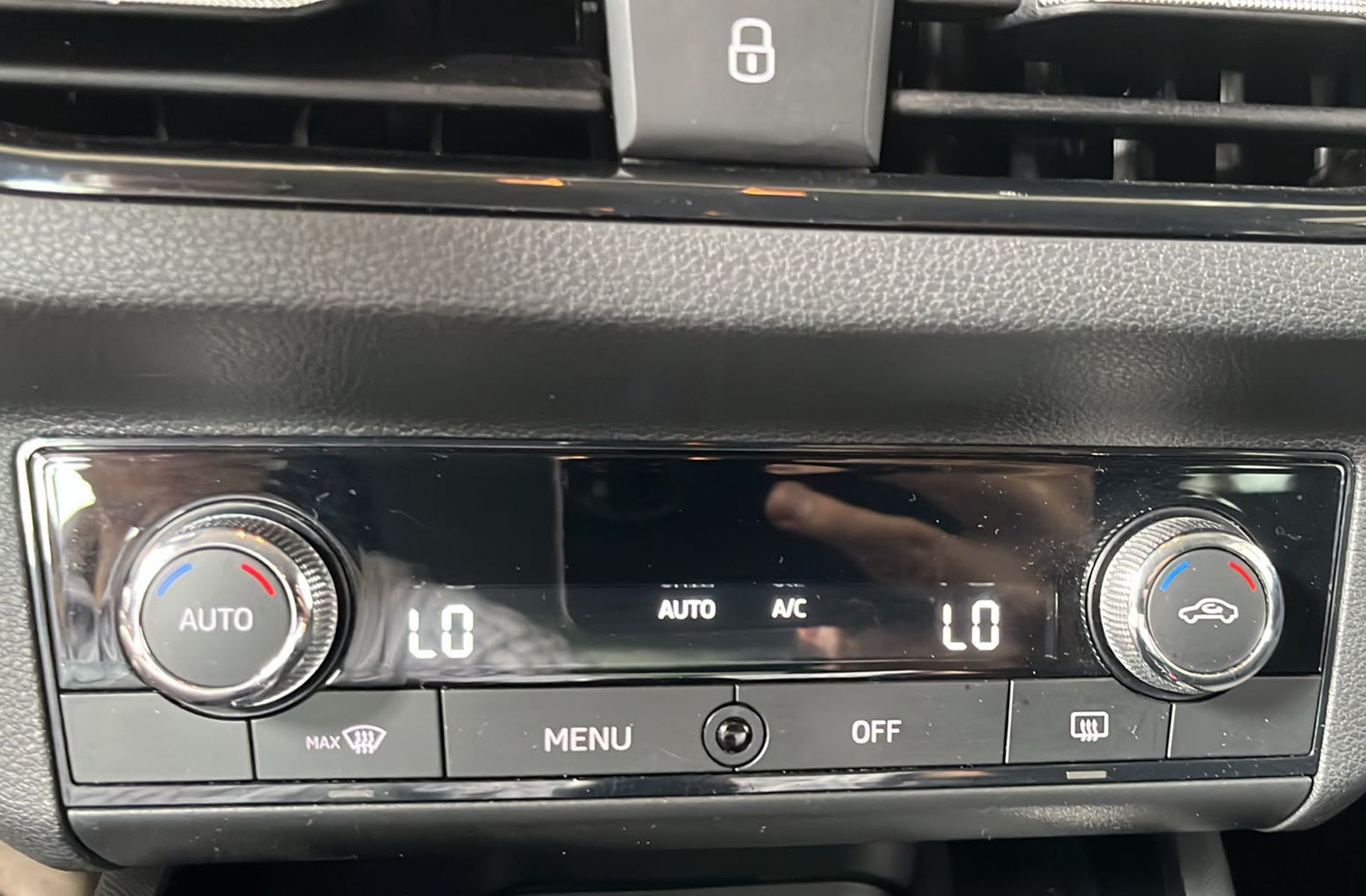 Škoda Kamiq 1.0 TSI Ambition - foto 35