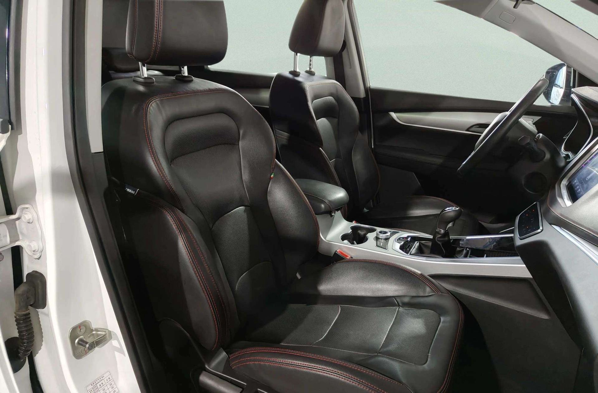 SWM G01 1.5T Luxury - foto 20