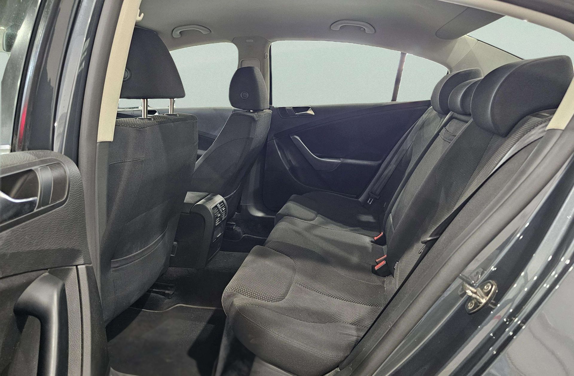 Volkswagen Passat Advance Plus 2.0 TDI DPF - foto 9