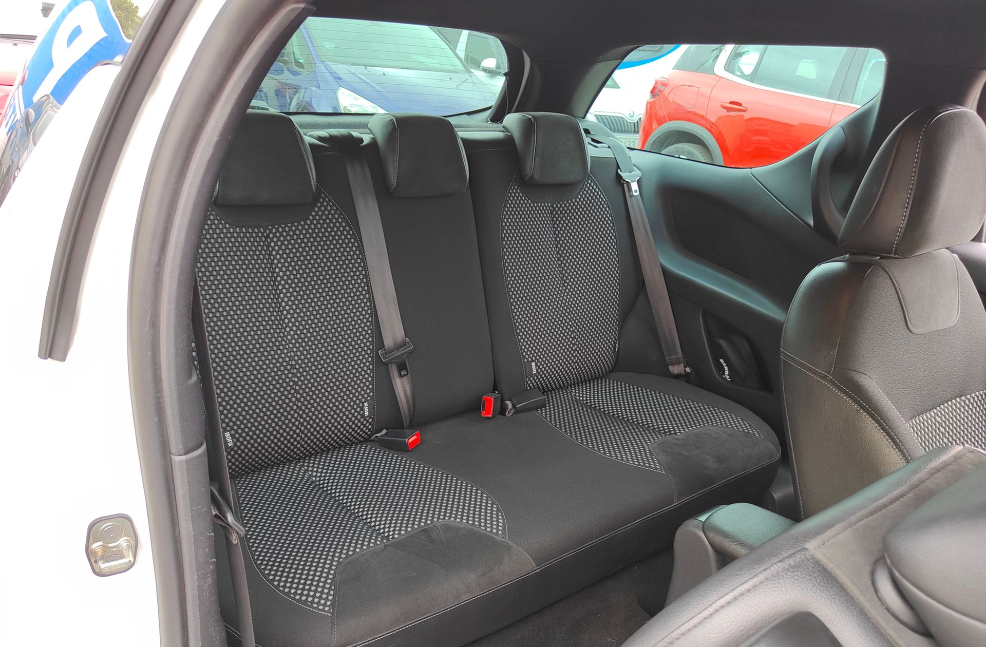 Citroën DS3 E-HDi 110 Sport - foto 15