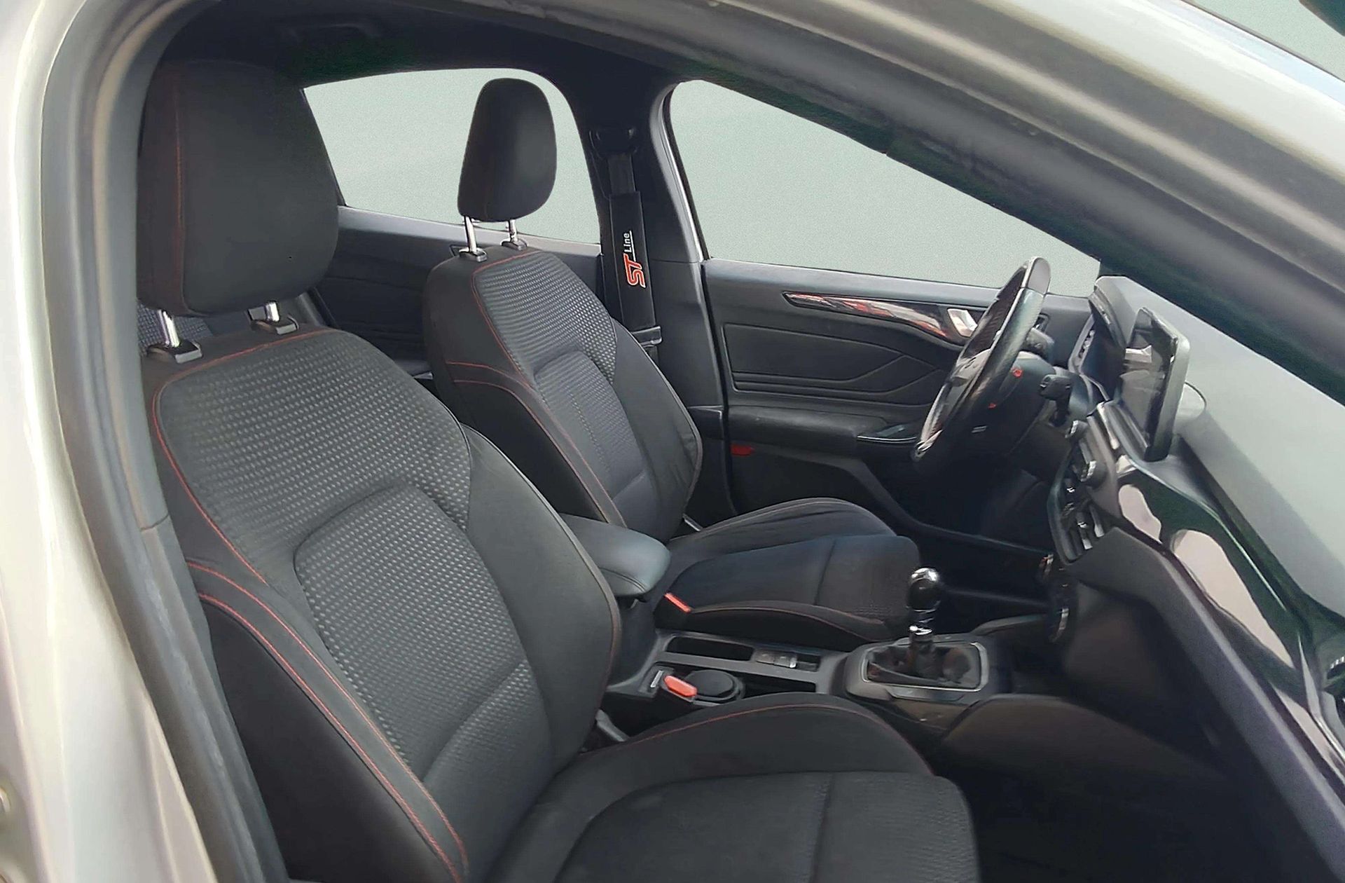Ford Focus 1.0 EcoBoost ST-Line - foto 19