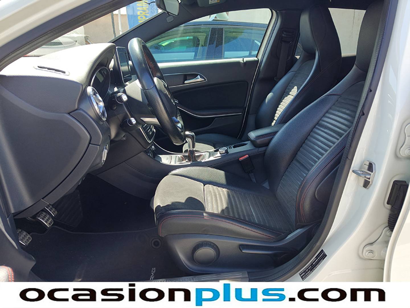 Foto Mercedes GLA Mercedes-Benz GLA 200 d AMG Line (136 CV)