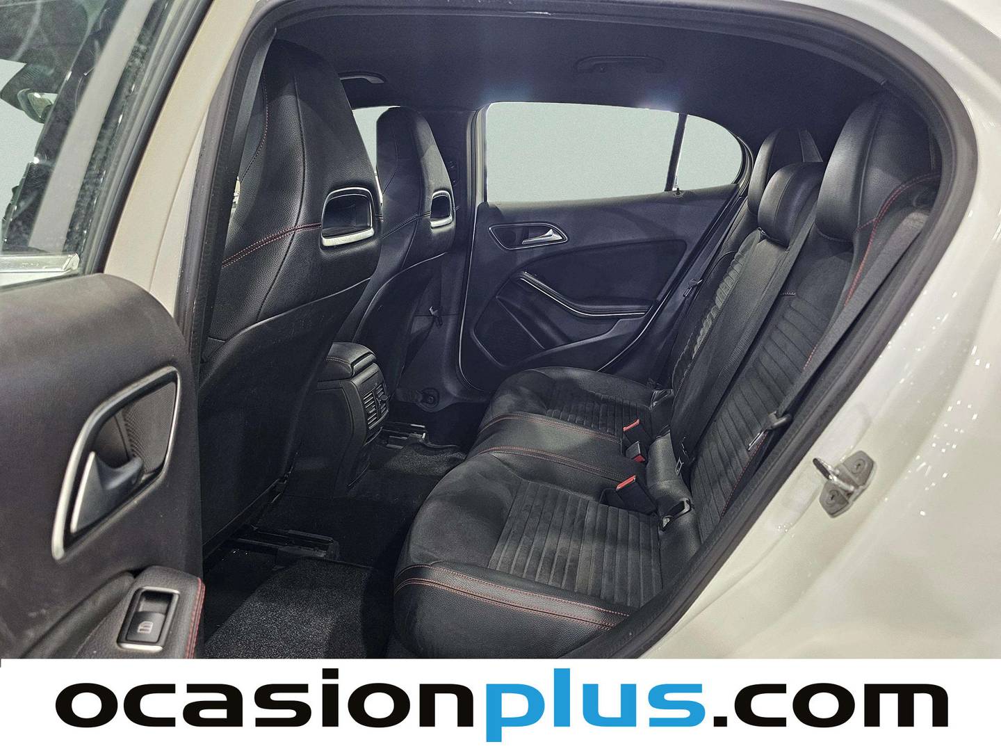 Foto asientos traseros Mercedes GLA Mercedes GLA 180 (122 CV) Pack AMG