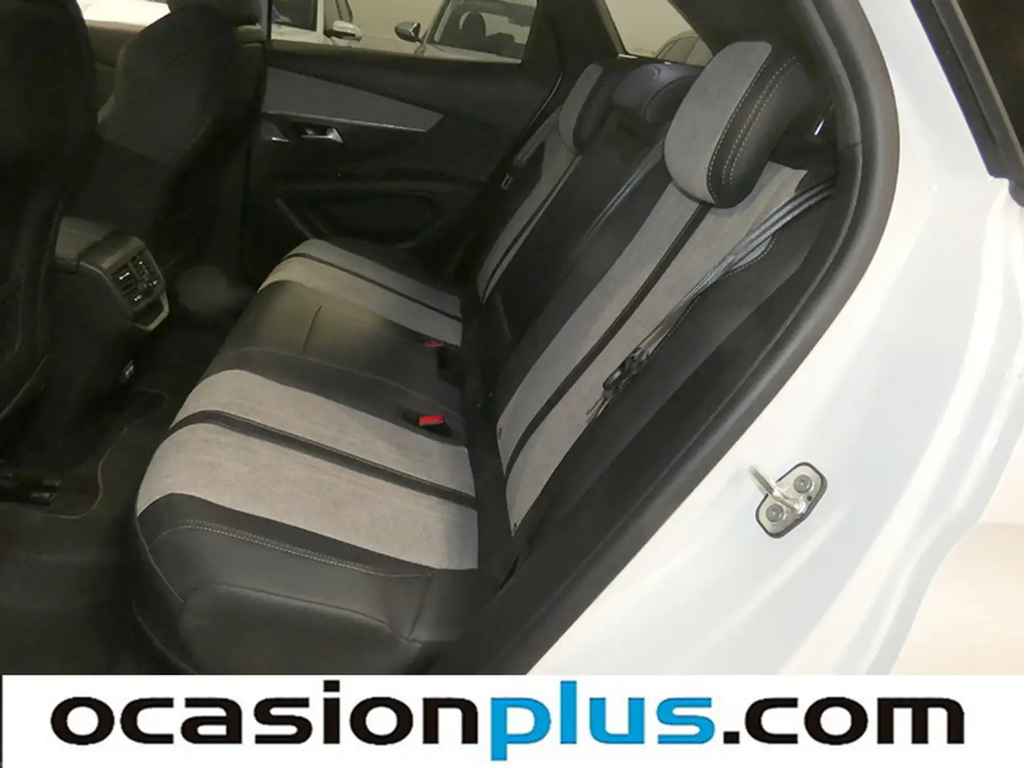 Foto Peugeot 3008 Hybrid Peugeot 3008 Hybrid 300 GT Pack e-EAT8 (300 CV)