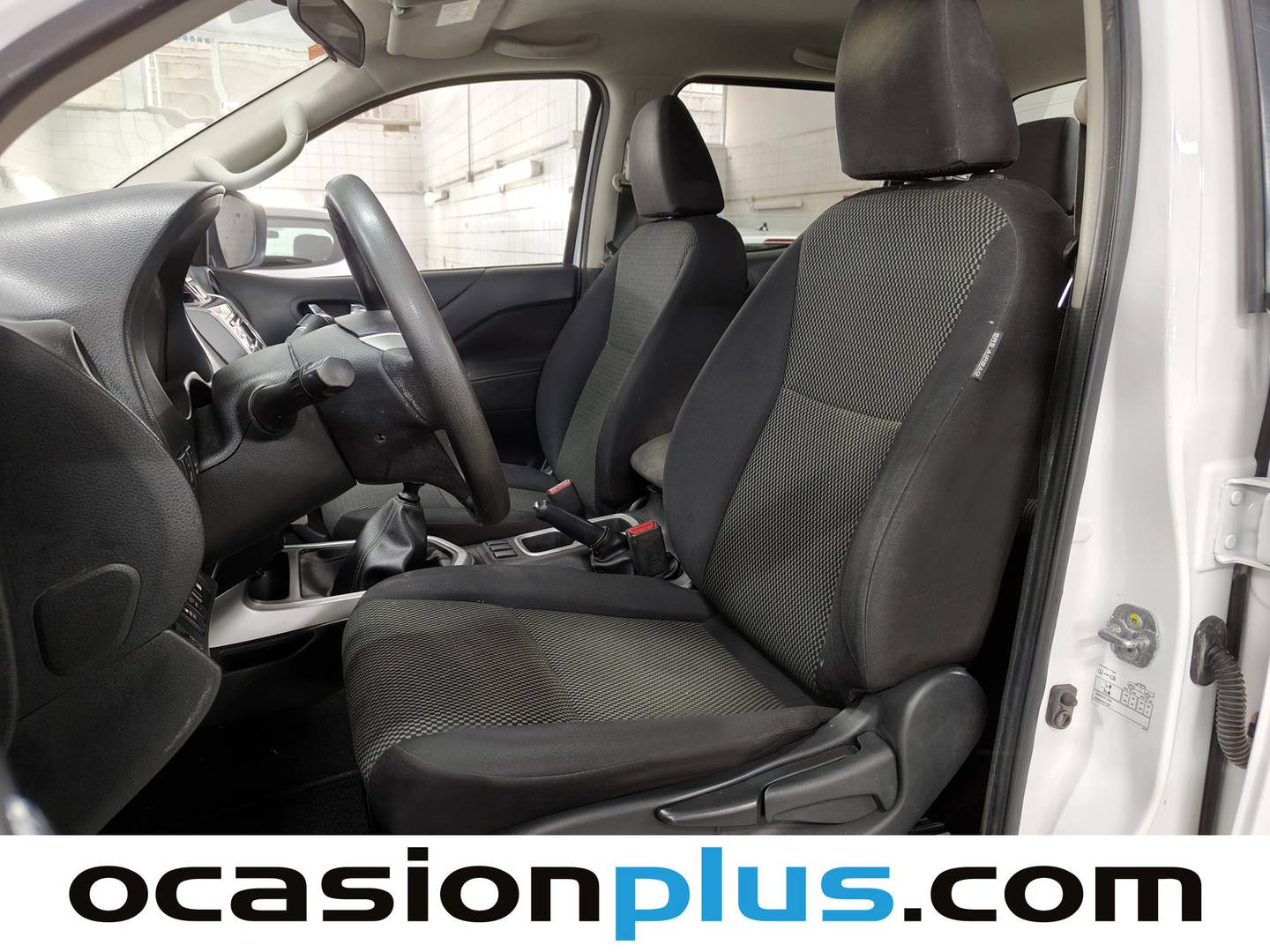 Foto asientos delanteros Nissan Navara Nissan Navara 2.3 dCi Doble Cabina Acenta (163 CV)