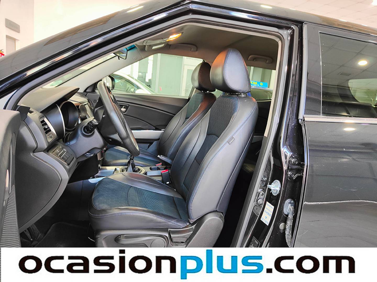 Foto SsangYong Tivoli Ssangyong Tivoli D16T Limited 4x2 (115 CV)