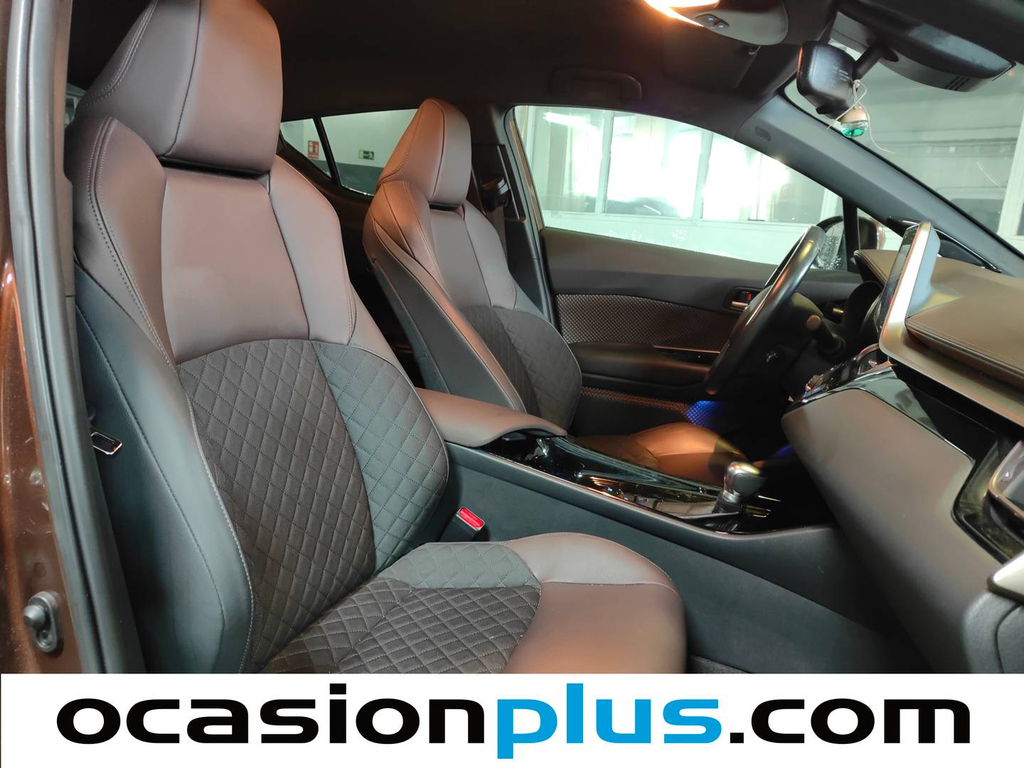 Foto Toyota C-HR Toyota C-HR 1.8 125H Style Plus (122 CV)