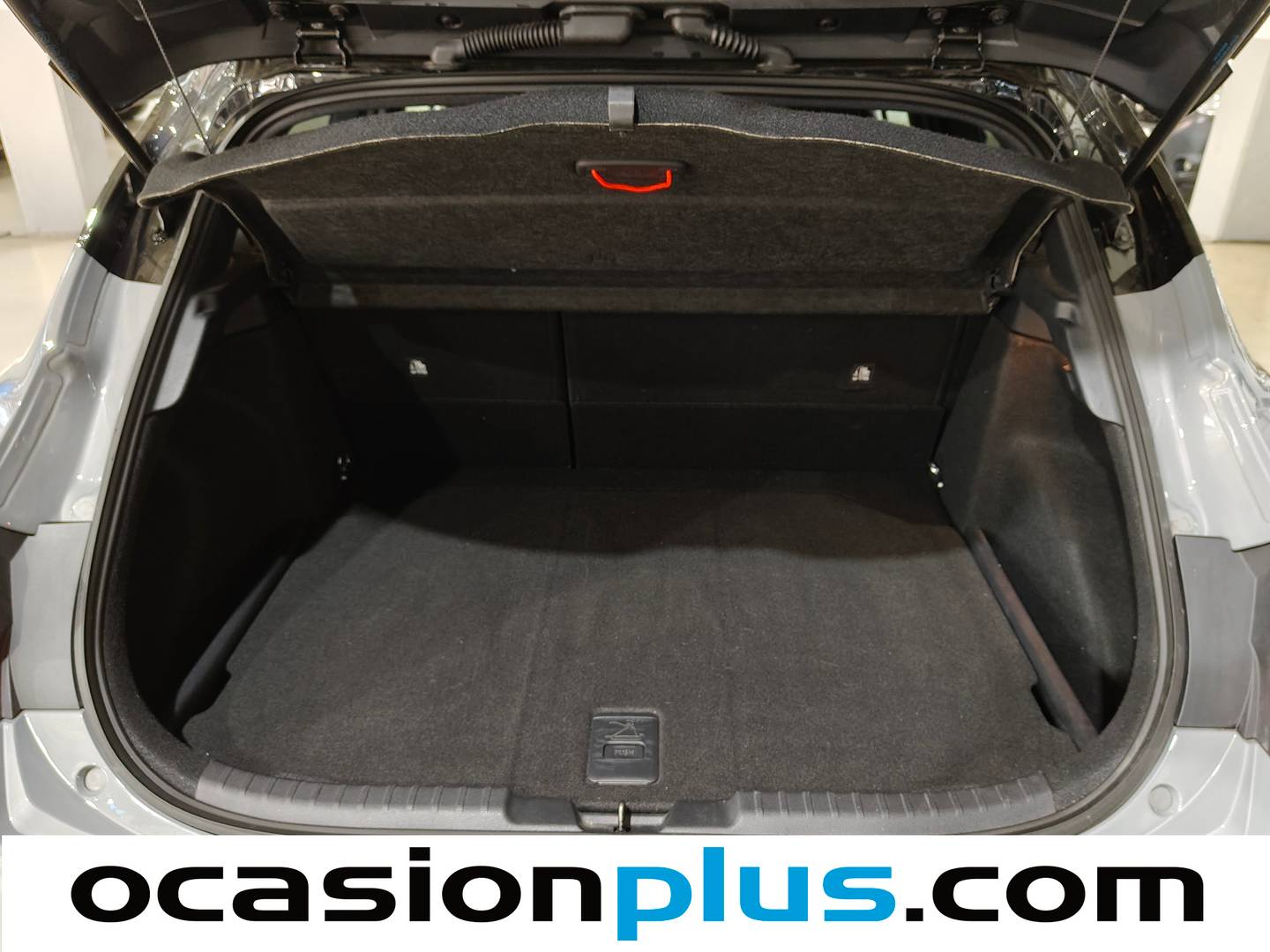 Fotos maletero Toyota Corolla Toyota Corolla 180H GR-SPORT E-CVT (184 CV)