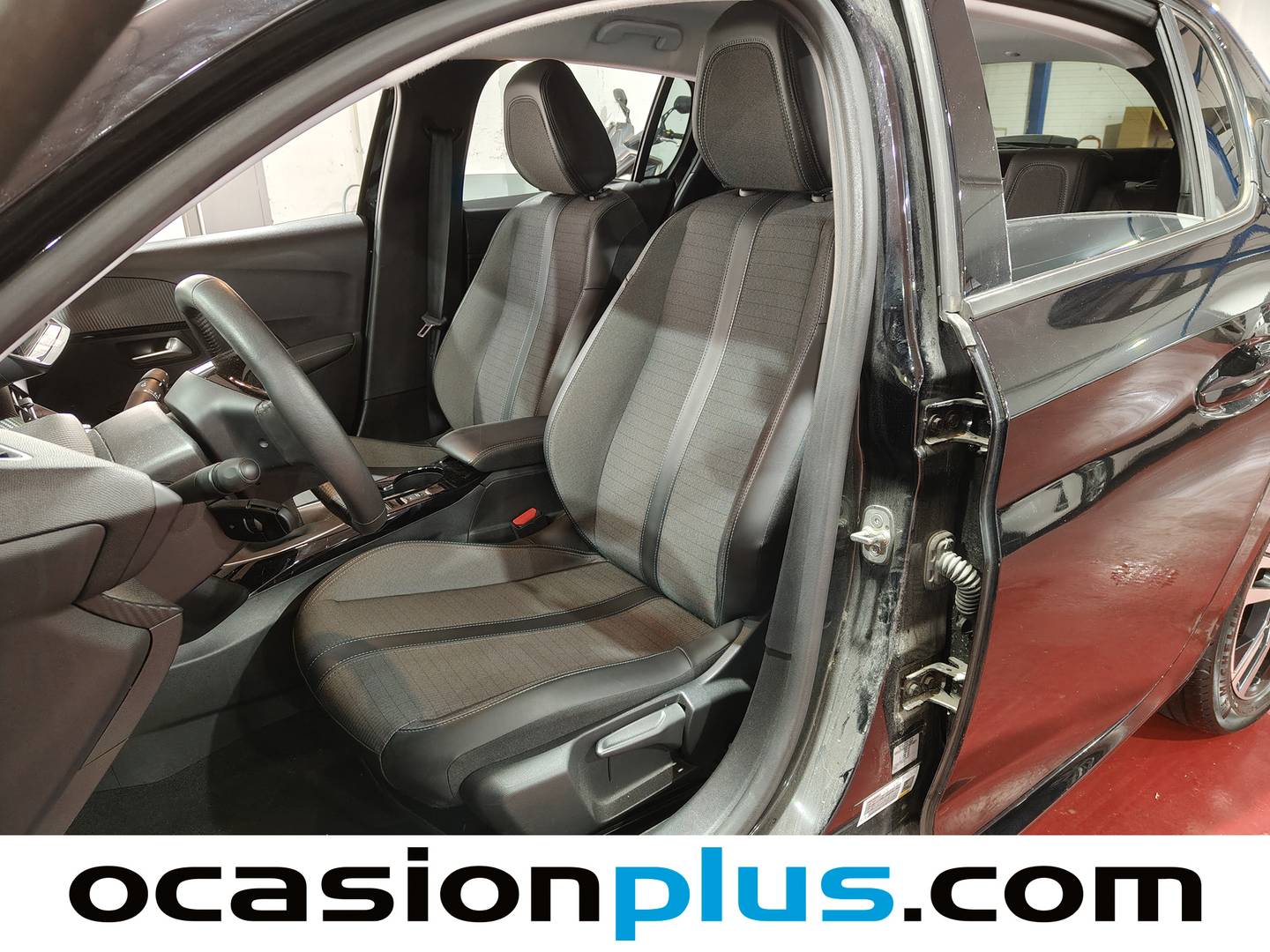 Foto asientos delanteros Peugeot 208 Peugeot 208 PureTech 100 Allure (100 CV)