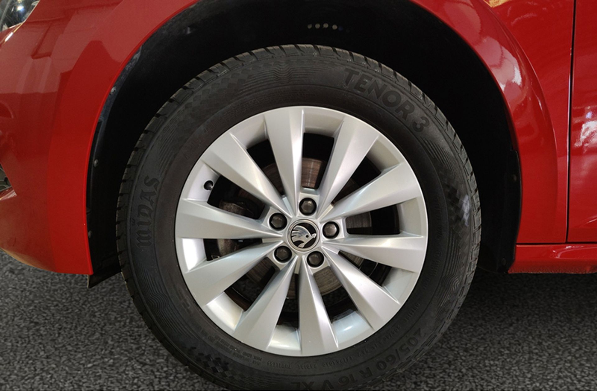 Škoda Kamiq 1.0 TSI Ambition - foto 34