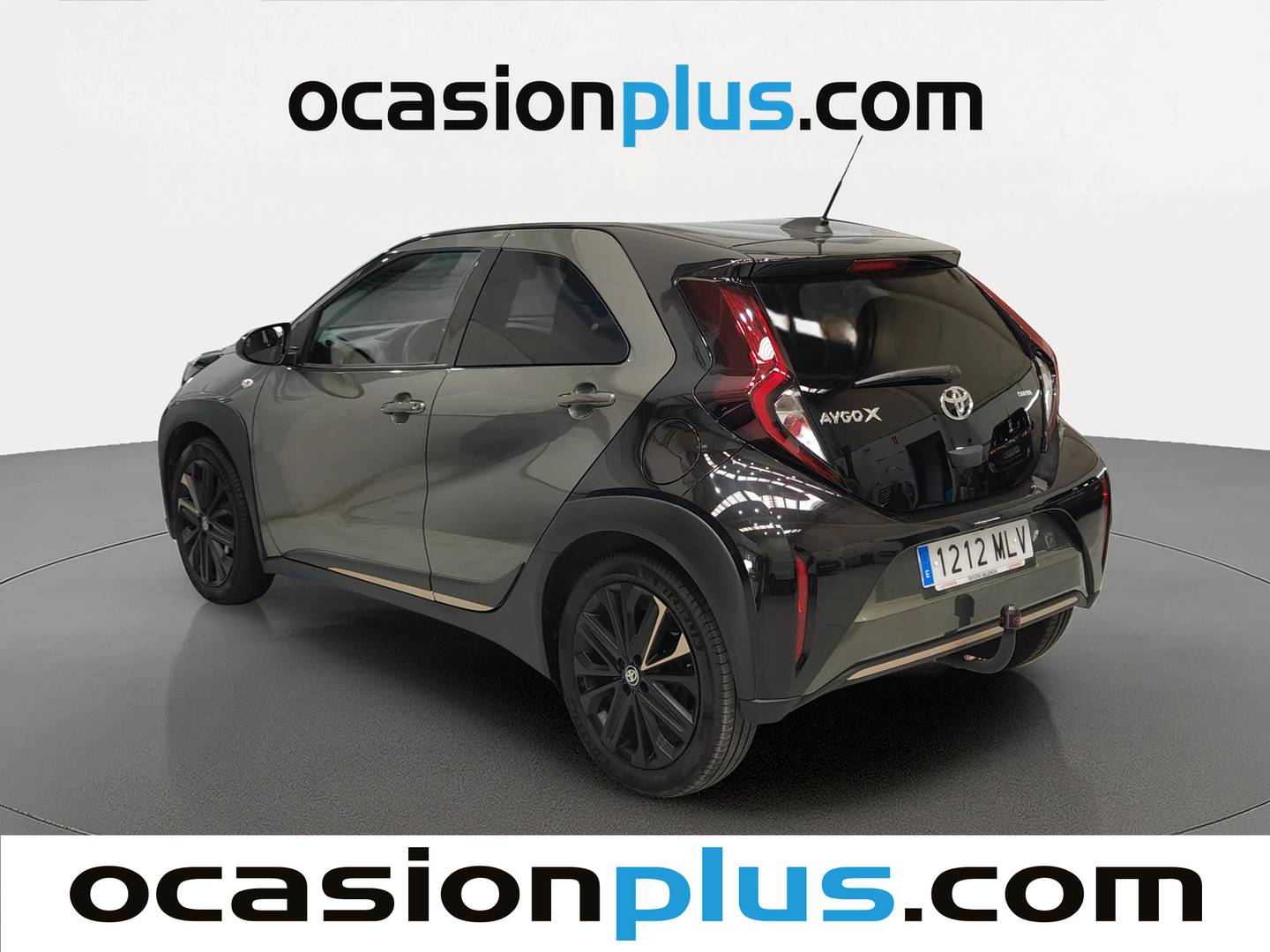Foto trasera Toyota Aygo X Cross Toyota Aygo X Cross 1.0 VVT-I Like (72 CV) izquierda