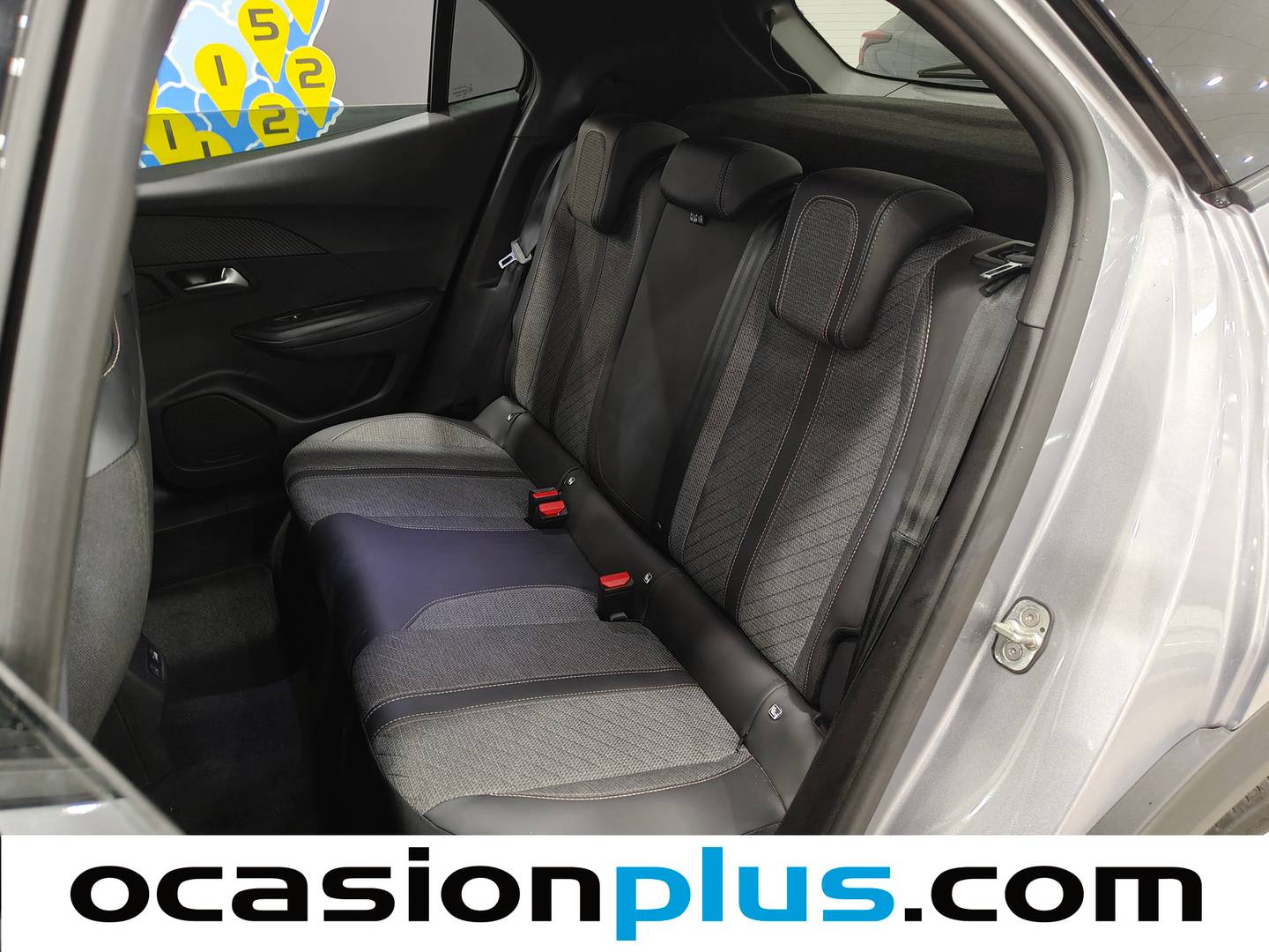 Foto asientos traseros Peugeot 2008 Peugeot 2008 Allure Hybrid eDCS6 (145 CV)
