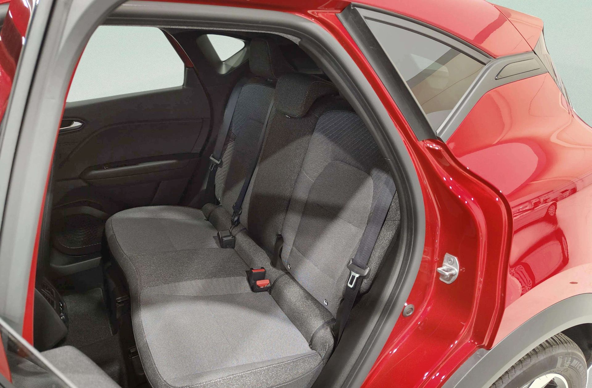 Renault Captur Techno E-Tech full hybrid - foto 15