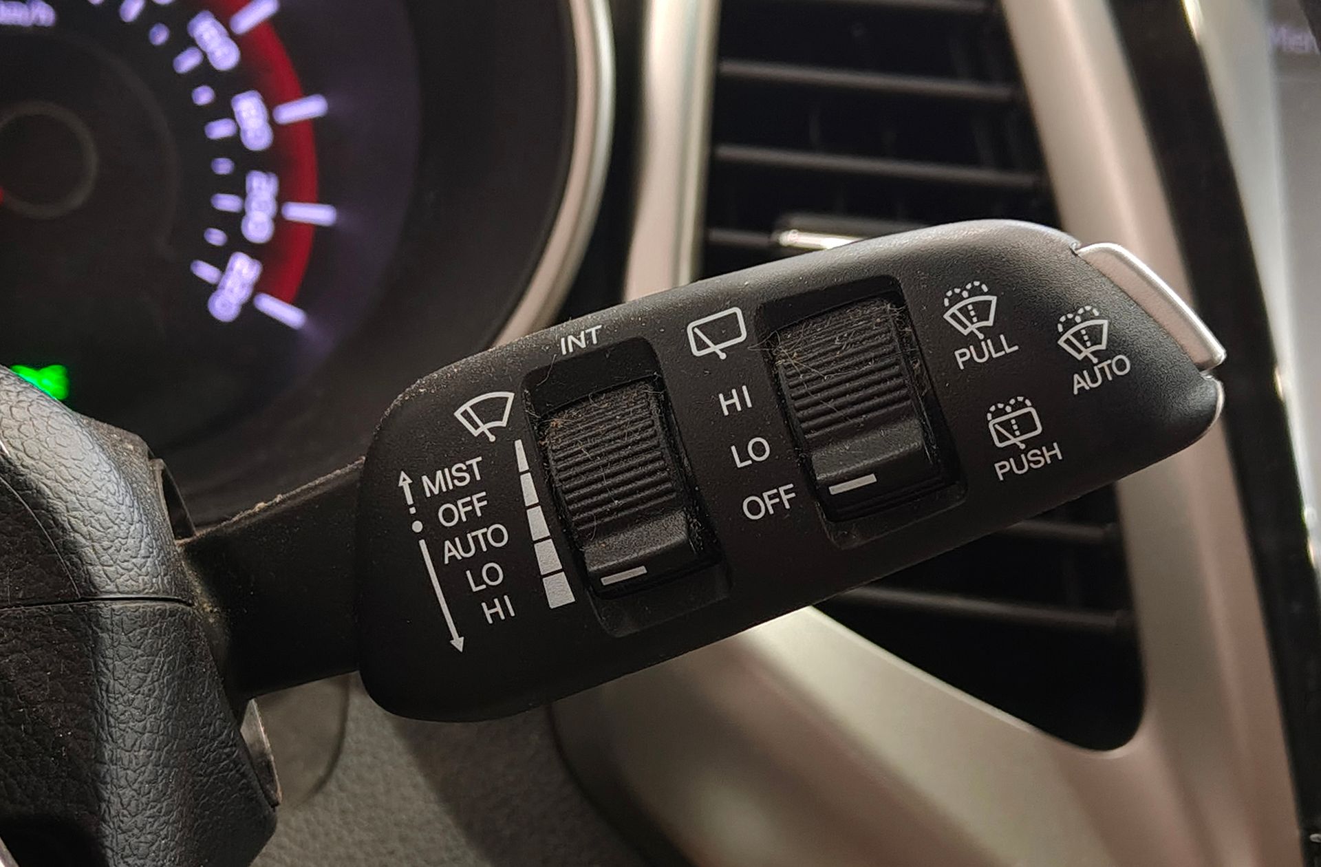 SsangYong Tivoli G16 GLP Premium 4x2 - foto 28