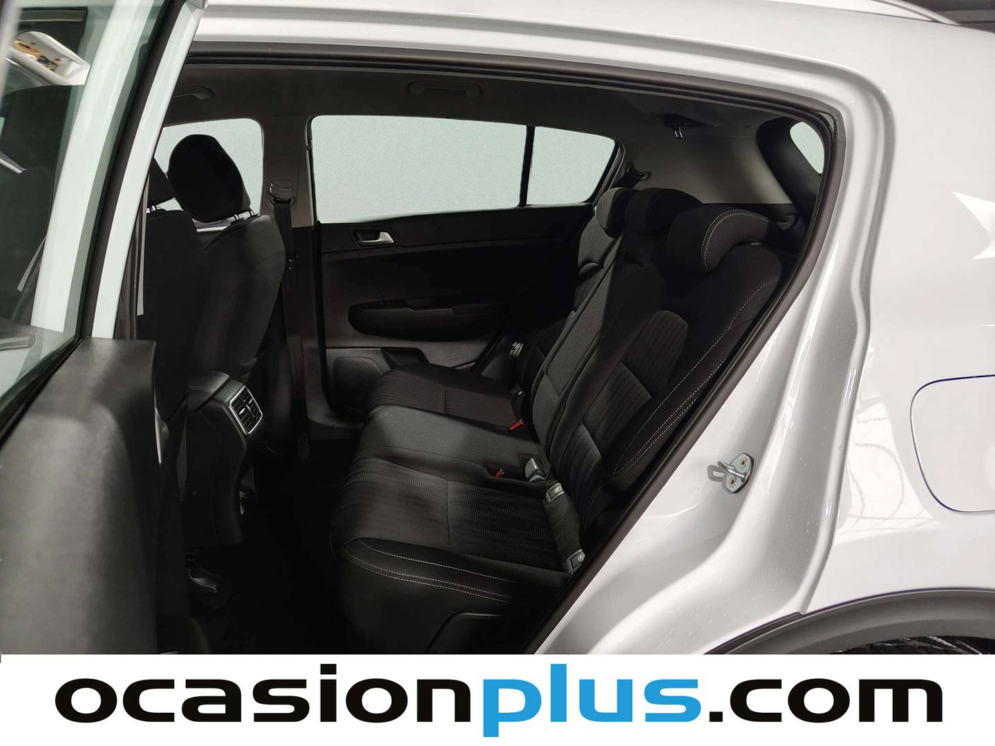 Foto asientos traseros KIA Sportage Kia Sportage 1.6 MHEV Business 4x4 (136 CV)