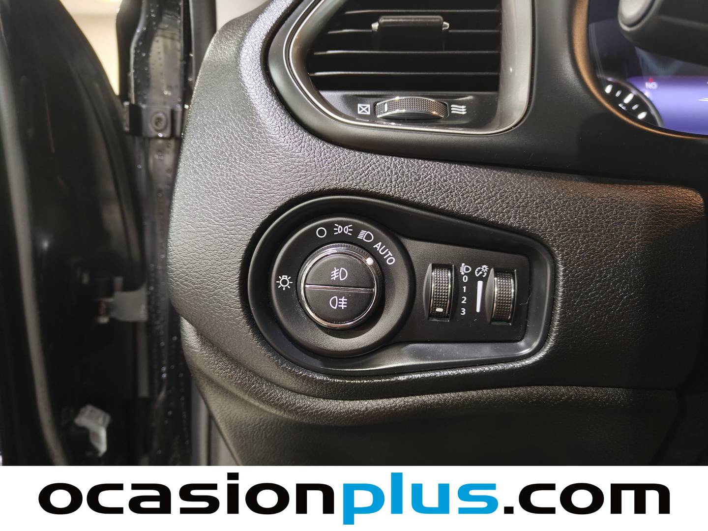 Equipamiento del Jeep Renegade Jeep Renegade 1.6 Multijet Limited 4x2 (130 CV)