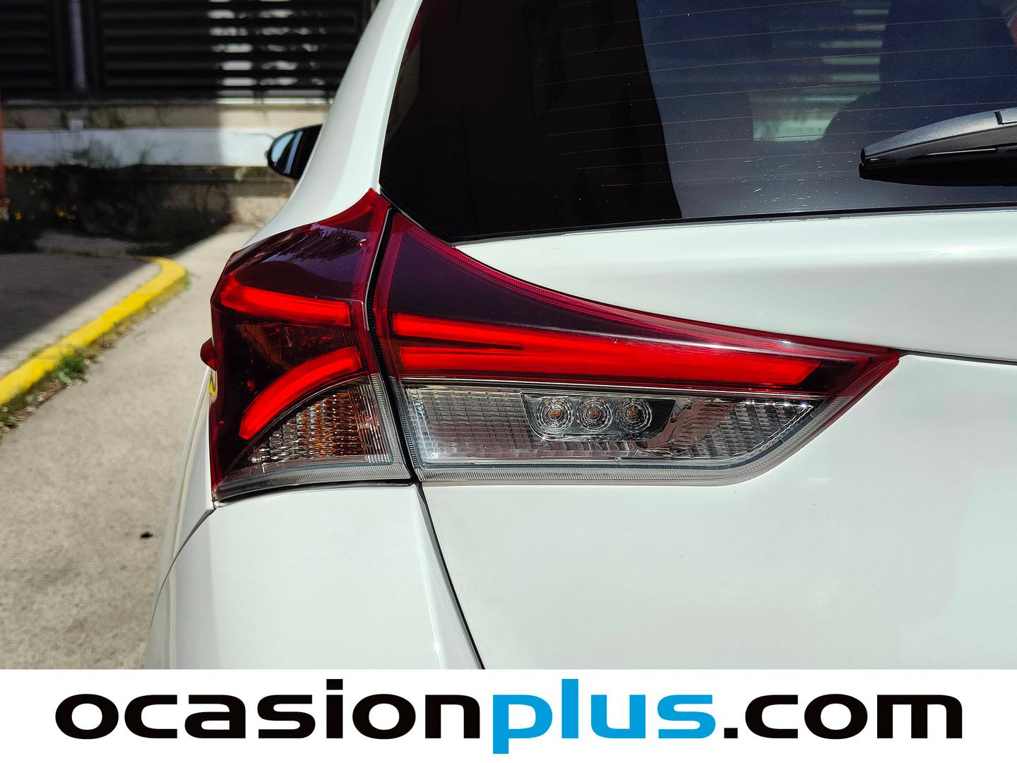 Acabados Toyota Auris Toyota Auris 140H Hybrid Feel! (136 CV)