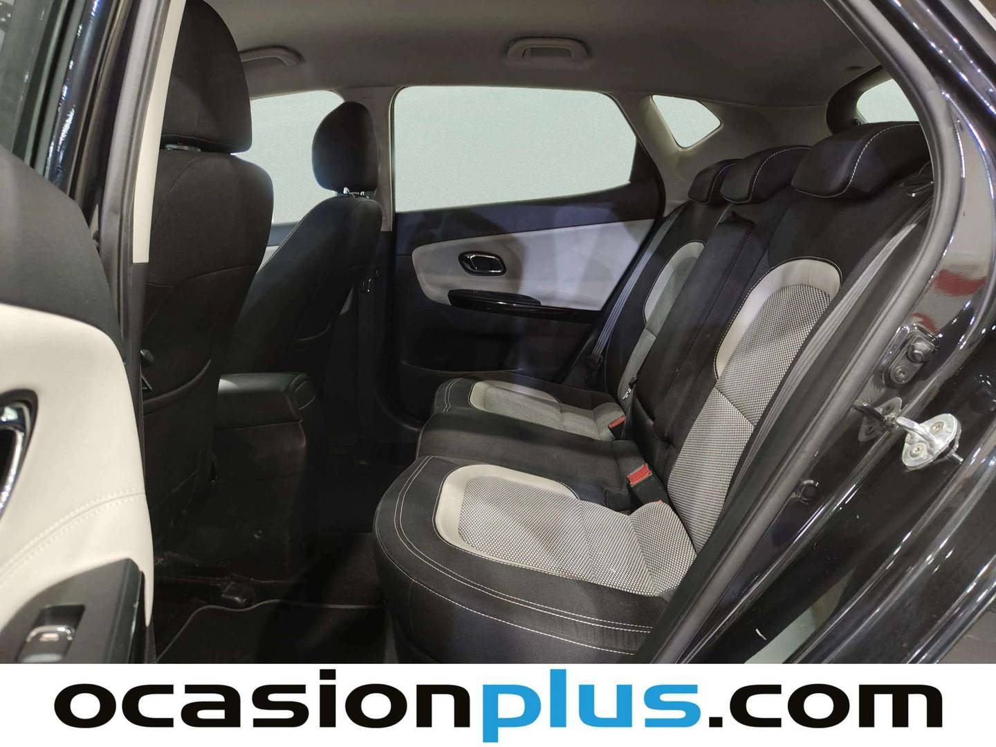 Foto asientos delanteros KIA Ceed KIA Ceed 1.6 CRDi VGT x-Tech16 Eco-Dynamics (136 CV)