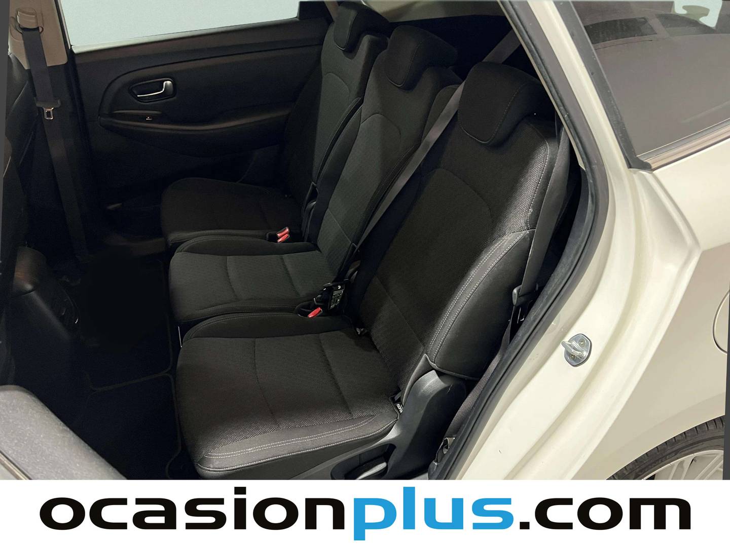 Foto asientos traseros KIA Carens Kia Carens 1.6 GDi Drive (135 CV)