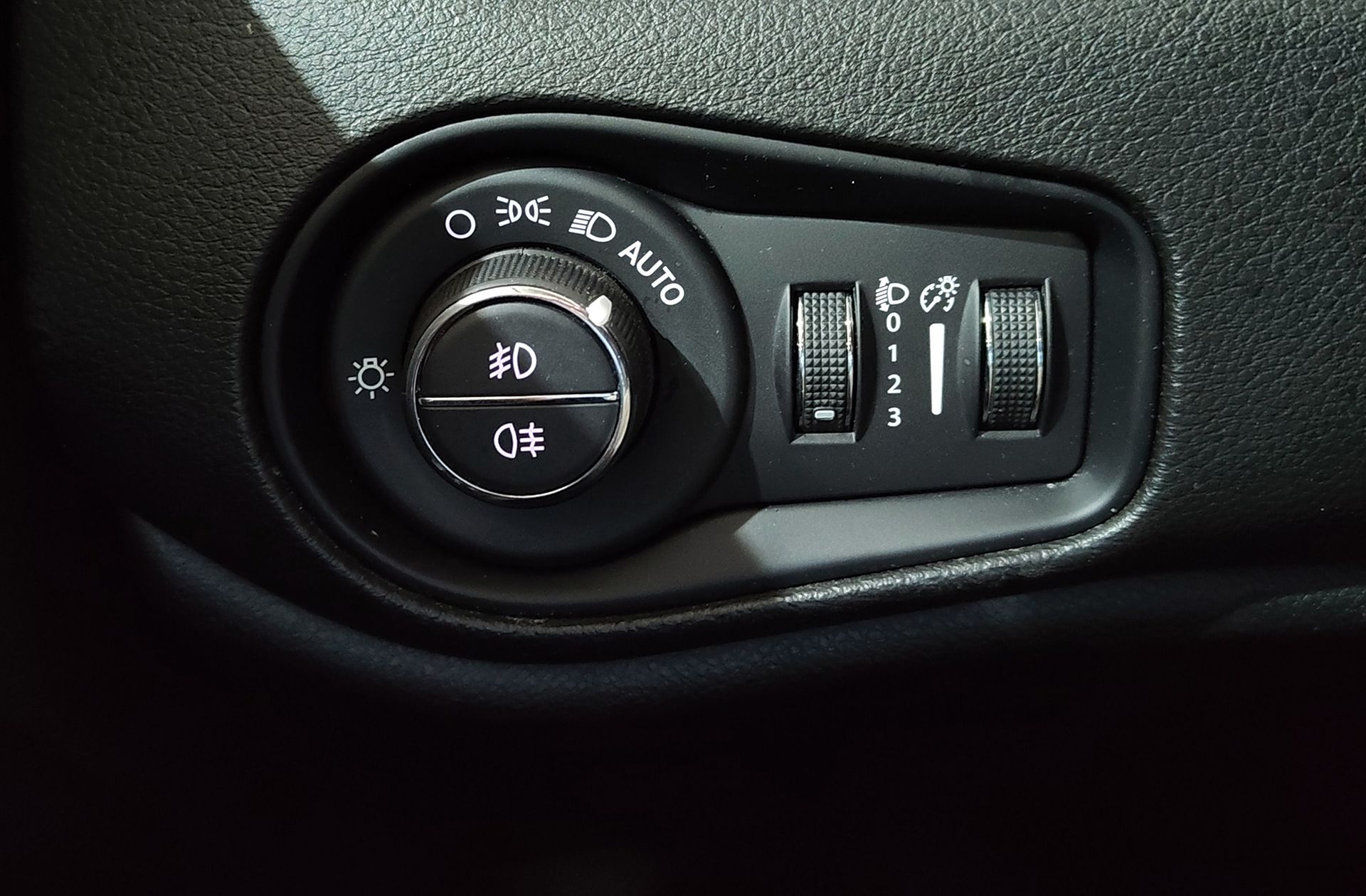 Jeep Renegade 1.0G Night Eagle II 4x2 - foto 20