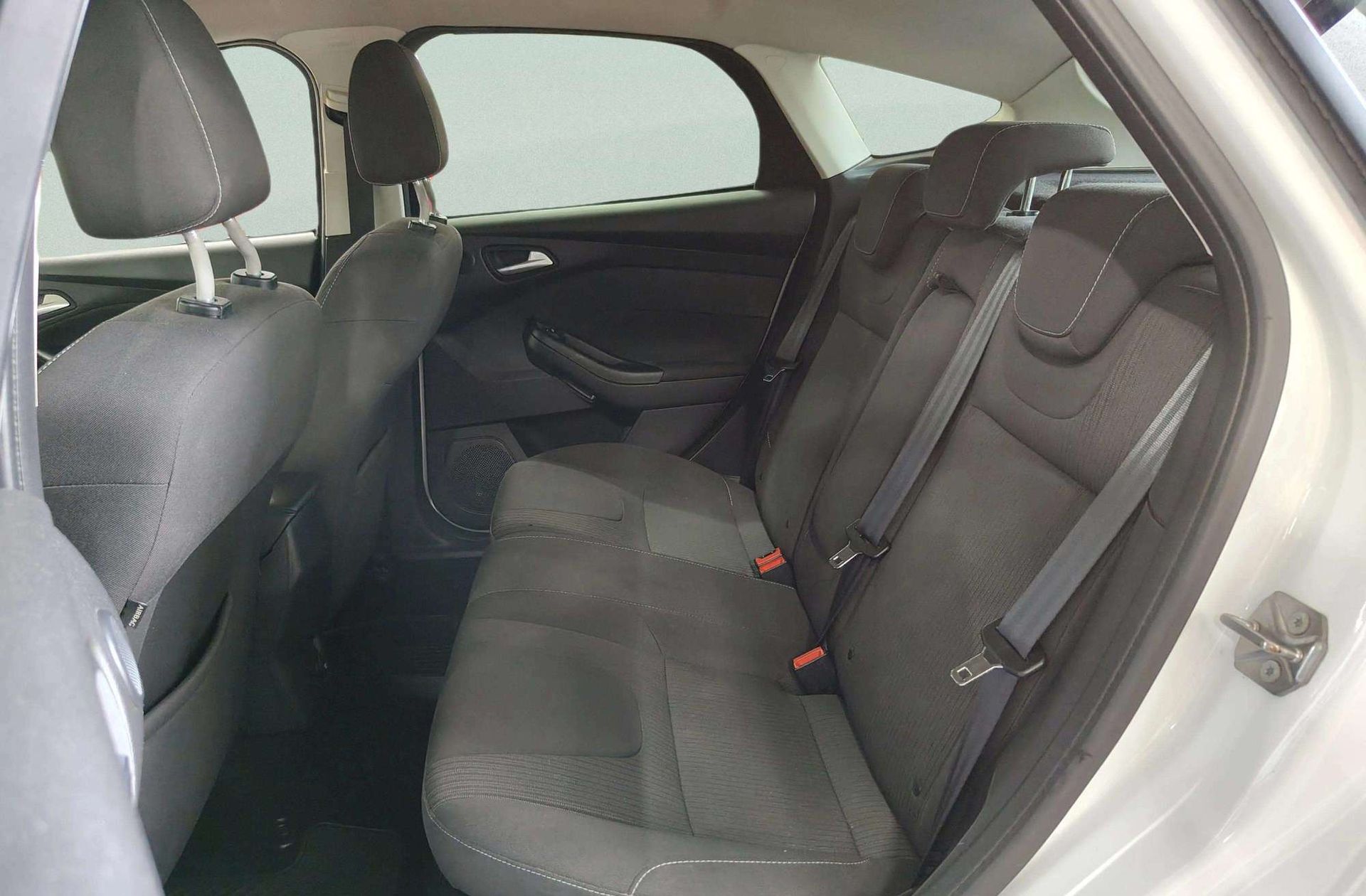 Ford Focus 1.0 EcoBoost Titanium - foto 13