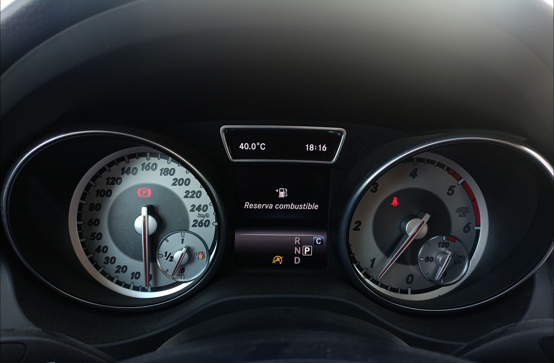 Mercedes-Benz GLA 200 d Urban - foto 25