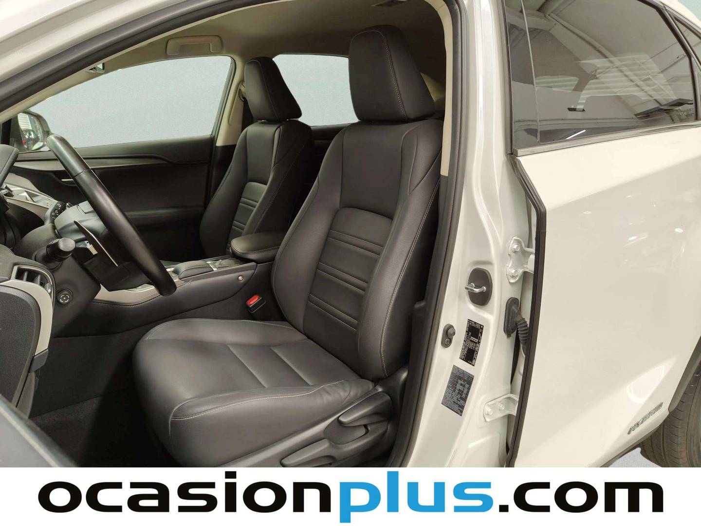 Foto asientos delanteros Lexus NX Lexus NX 300h Premium 2WD (197 CV)