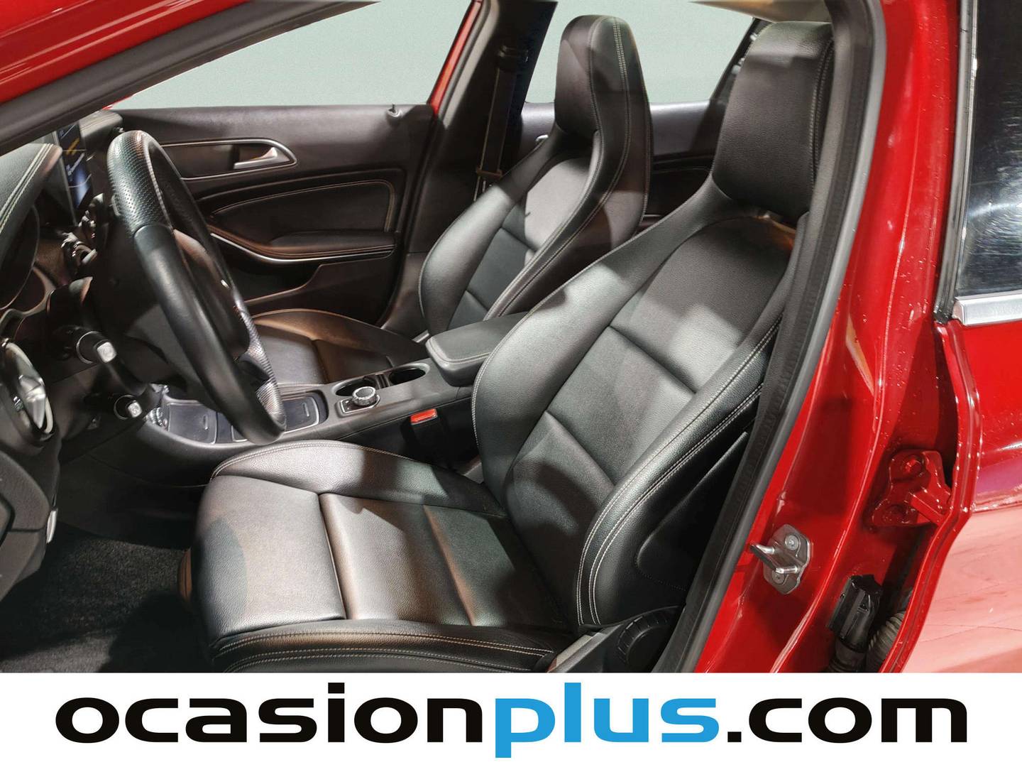 Foto asientos delanteros Mercedes GLA Mercedes-Benz GLA 180 (122 CV) Pack AMG