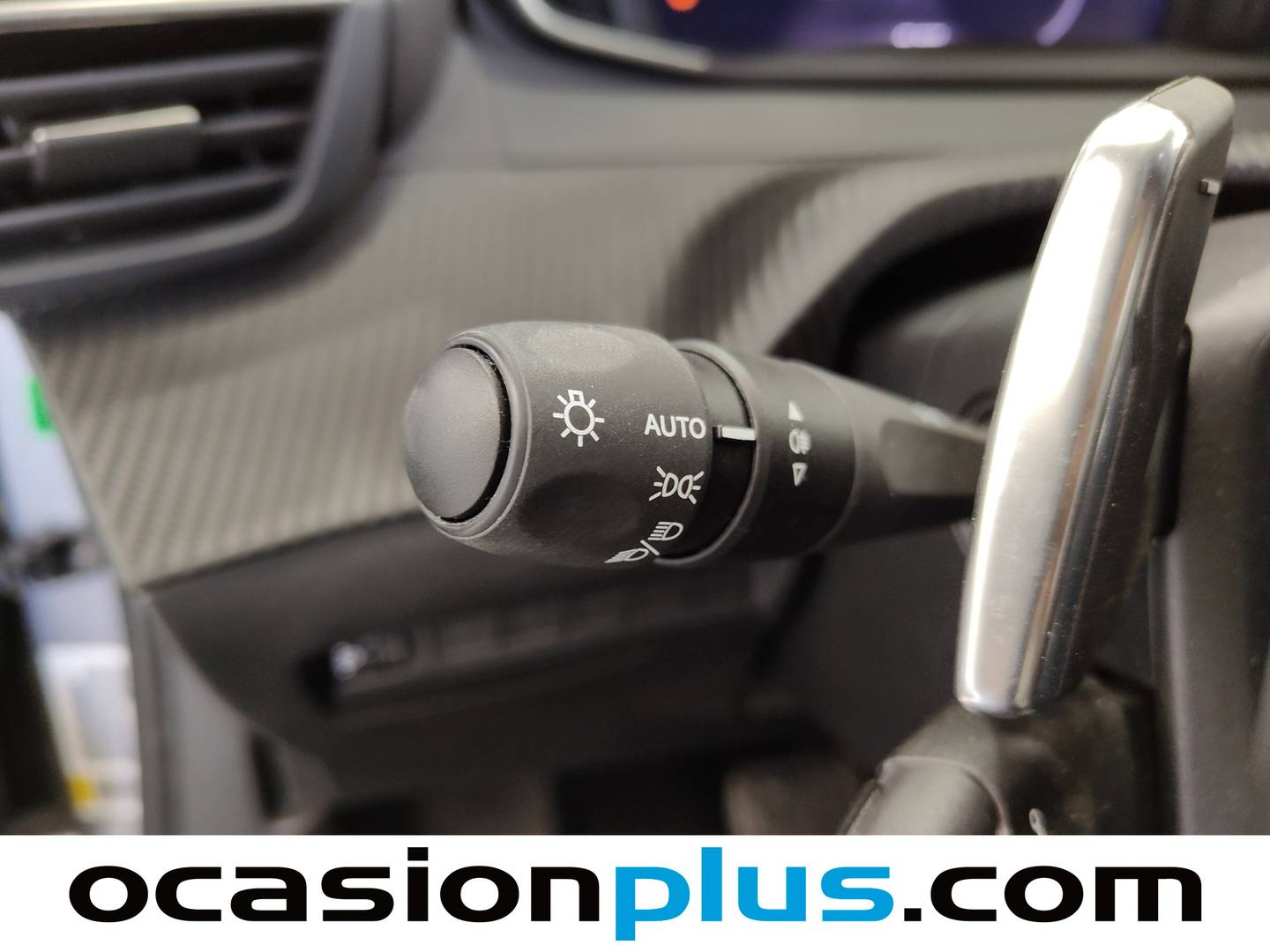 Foto Peugeot 2008 Peugeot 2008 Allure Hybrid eDCS6 (136 CV)