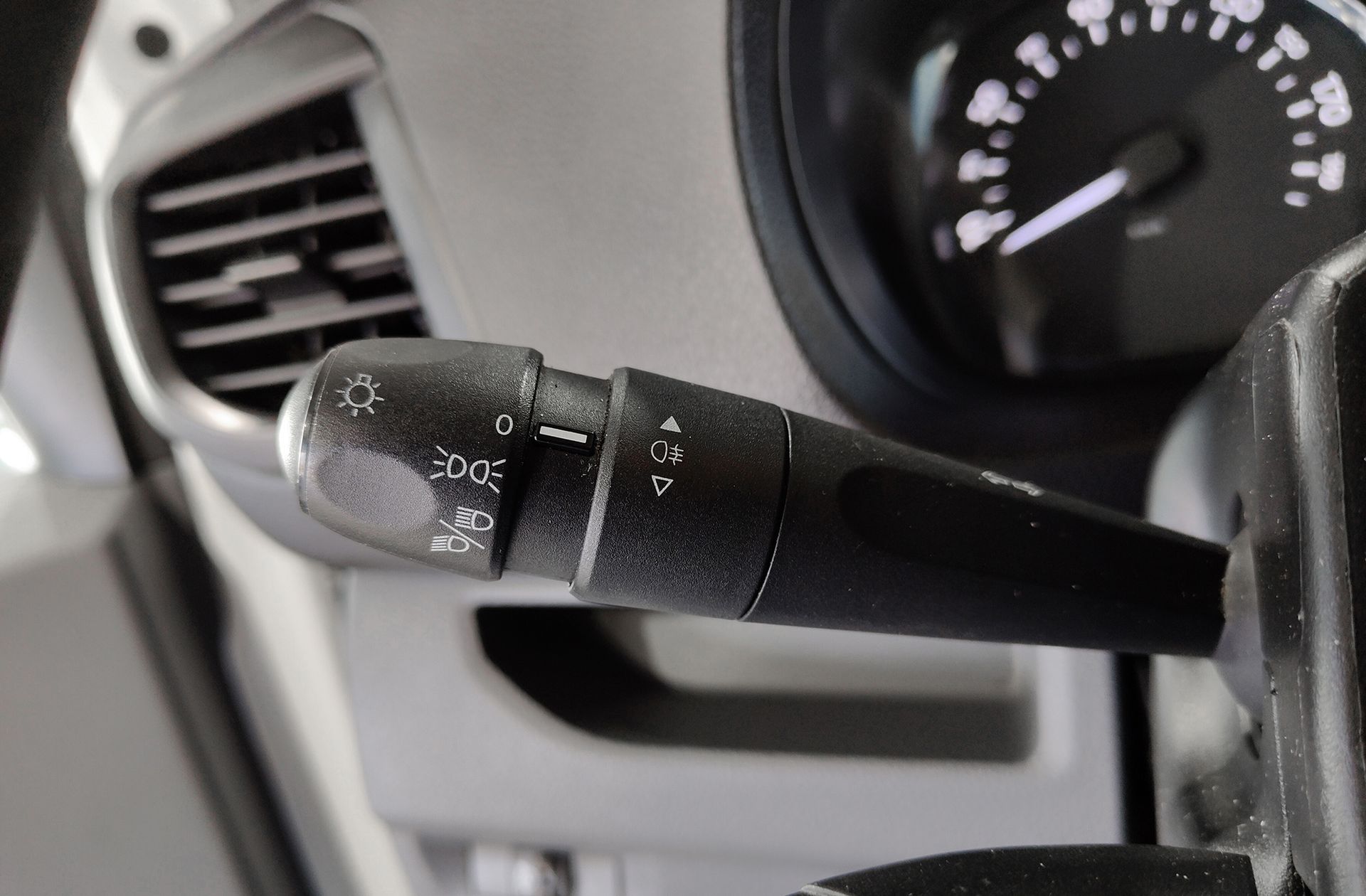 Peugeot Expert Furgon BlueHDi 120 Pro Standard - foto 17