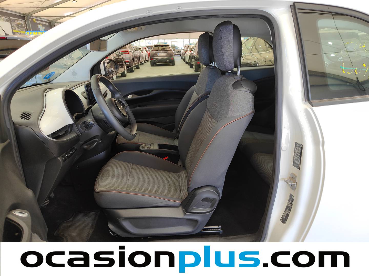 Foto asientos delanteros Fiat 500 Fiat 500 Electrico Icon Hb 320km (118 CV)