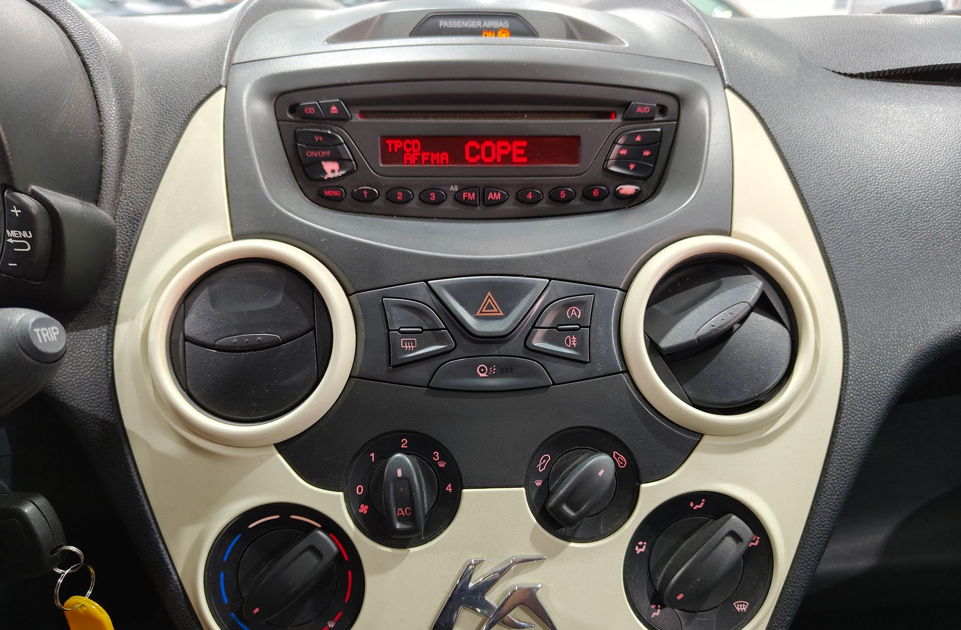 Ford Ka 1.2 Duratec Trend+ - foto 24